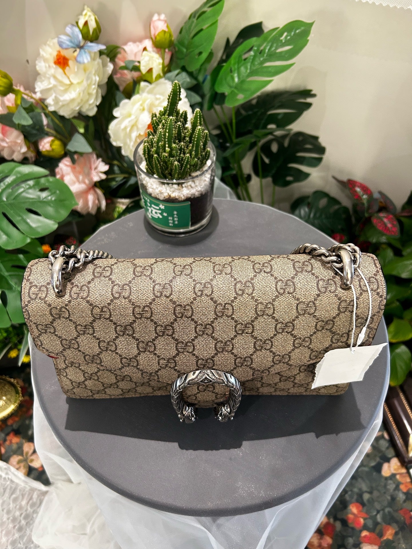 Gucci - Dionysus Shoulder Bag - GG Supreme canvas with suede interior and leather trim - Beige and ebony GG Supreme with red interior and antiqued silver-tone hardware - (Medium)