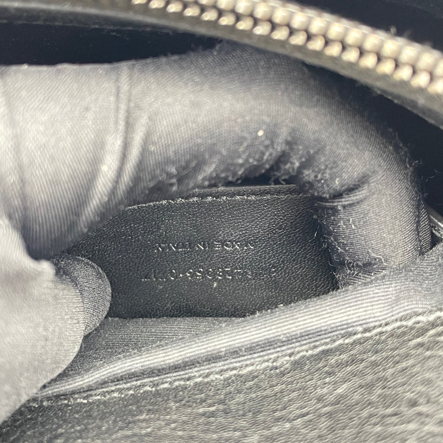 Saint Laurent - Envelope Messenger Bag - Grained leather - Black - (medium)
