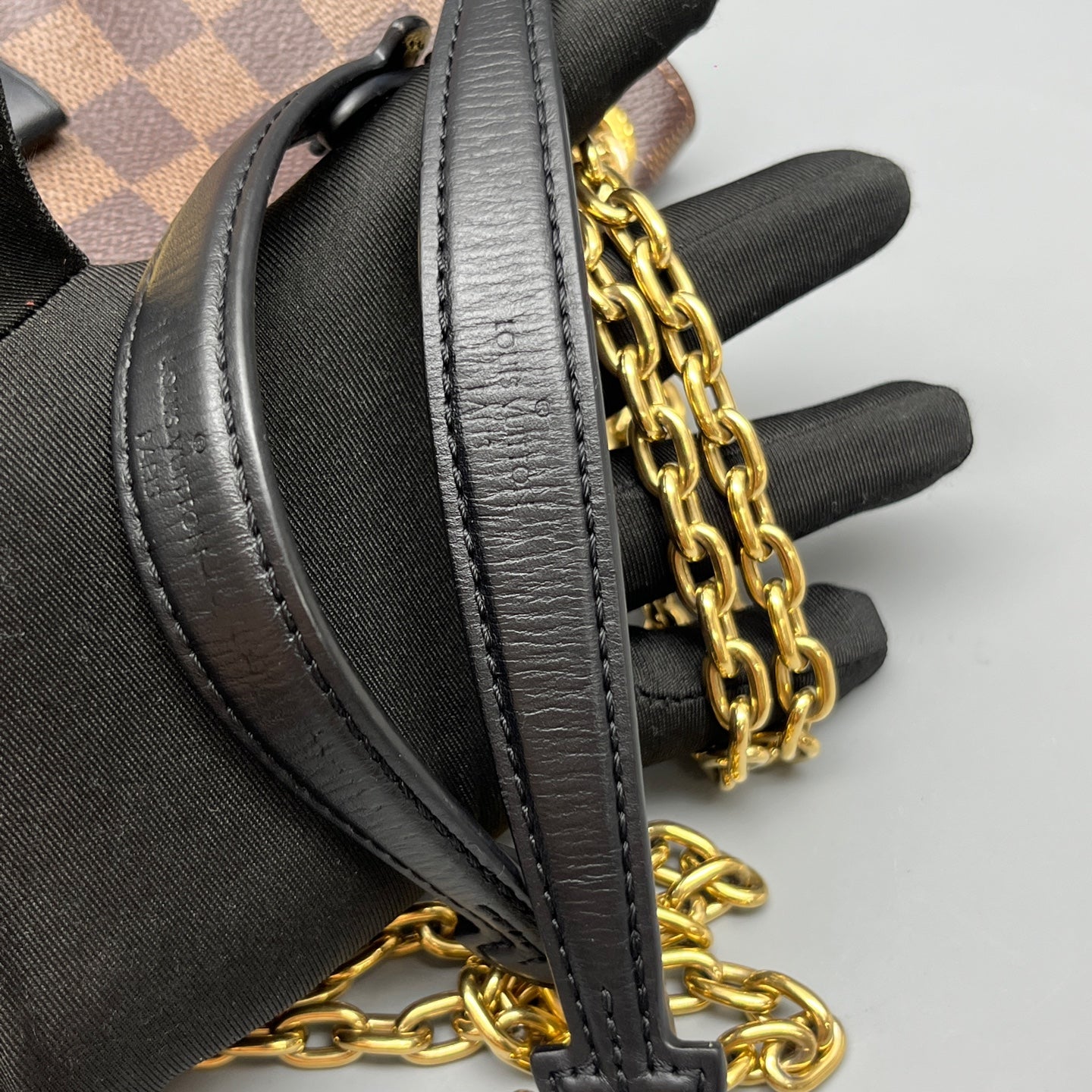 Louis Vuitton - Vavin Chain Bag - Damier Ebene coated canvas with grained leather trim - Brown and Burgundy - (Small)