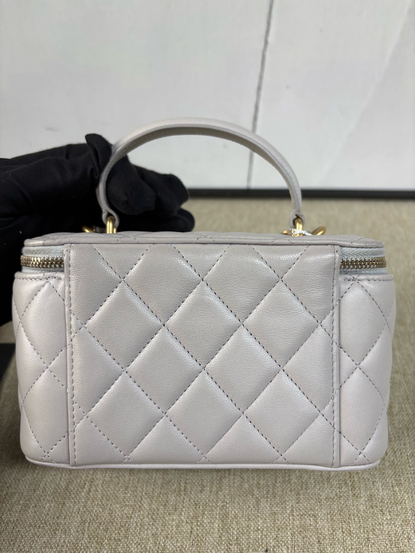 Chanel - Vanity Case with Top Handle - Lambskin leather - Grey - (mini)