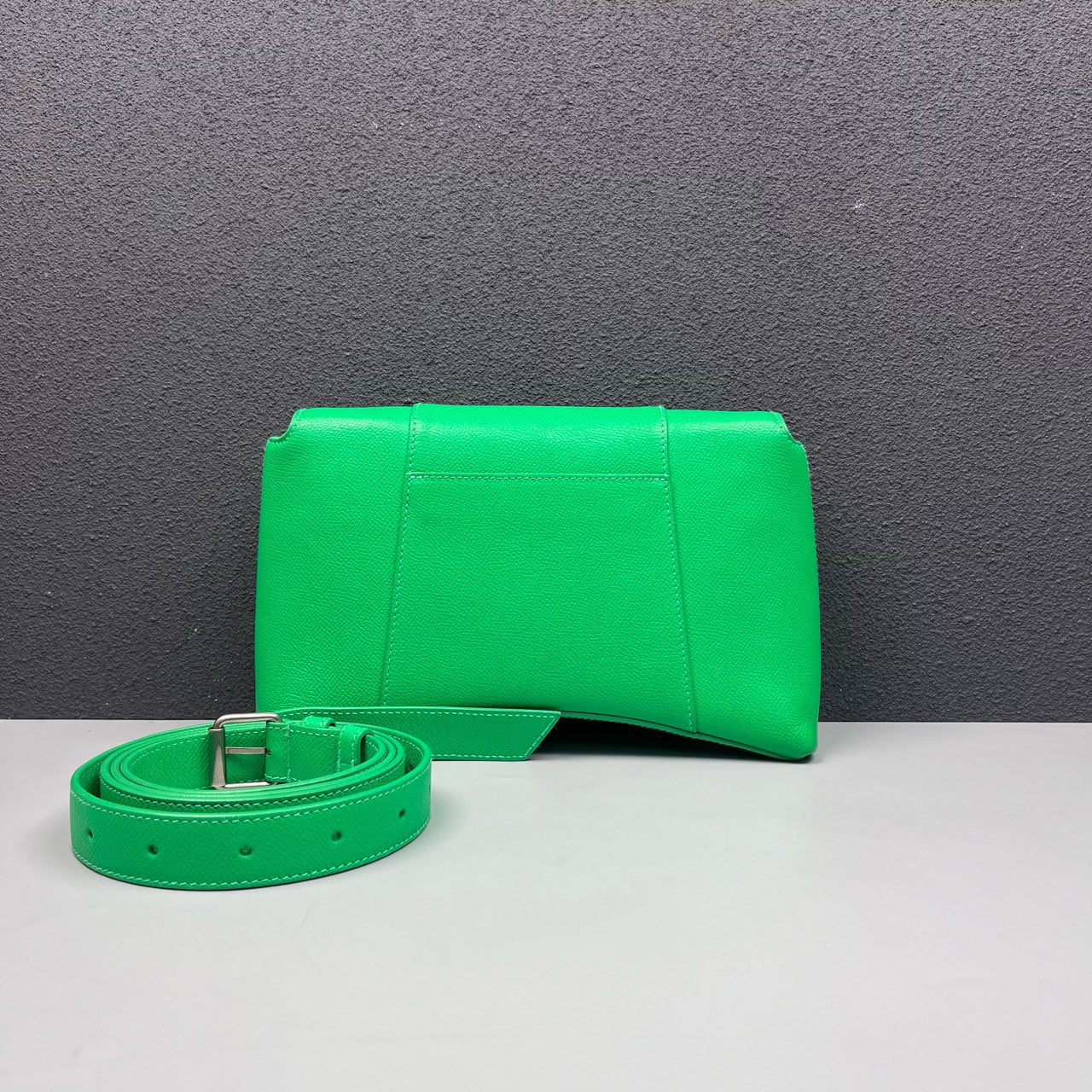 Balenciaga - Downtown Small Hourglass Bag - Grained leather - Green - (Small)