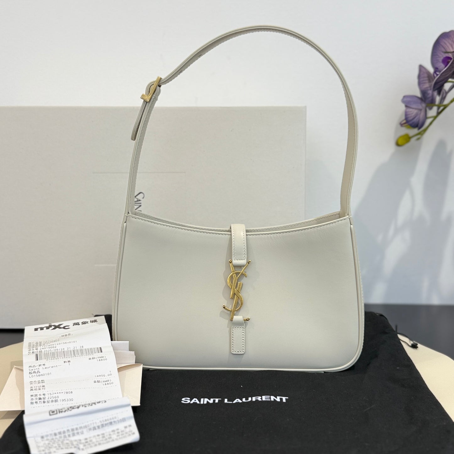 Saint Laurent - LE 5 A 7 Hobo Bag - Leather - White - (small)