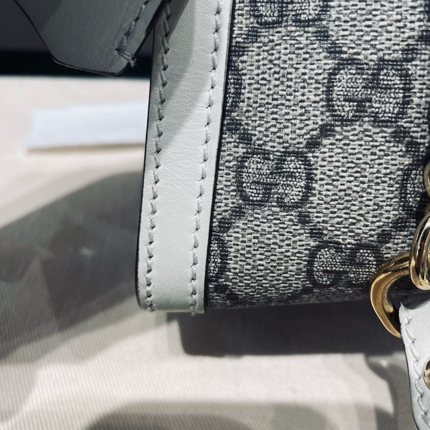 Gucci - Padlock GG Supreme Small Shoulder Bag - GG Supreme canvas with leather trim - White - (small)