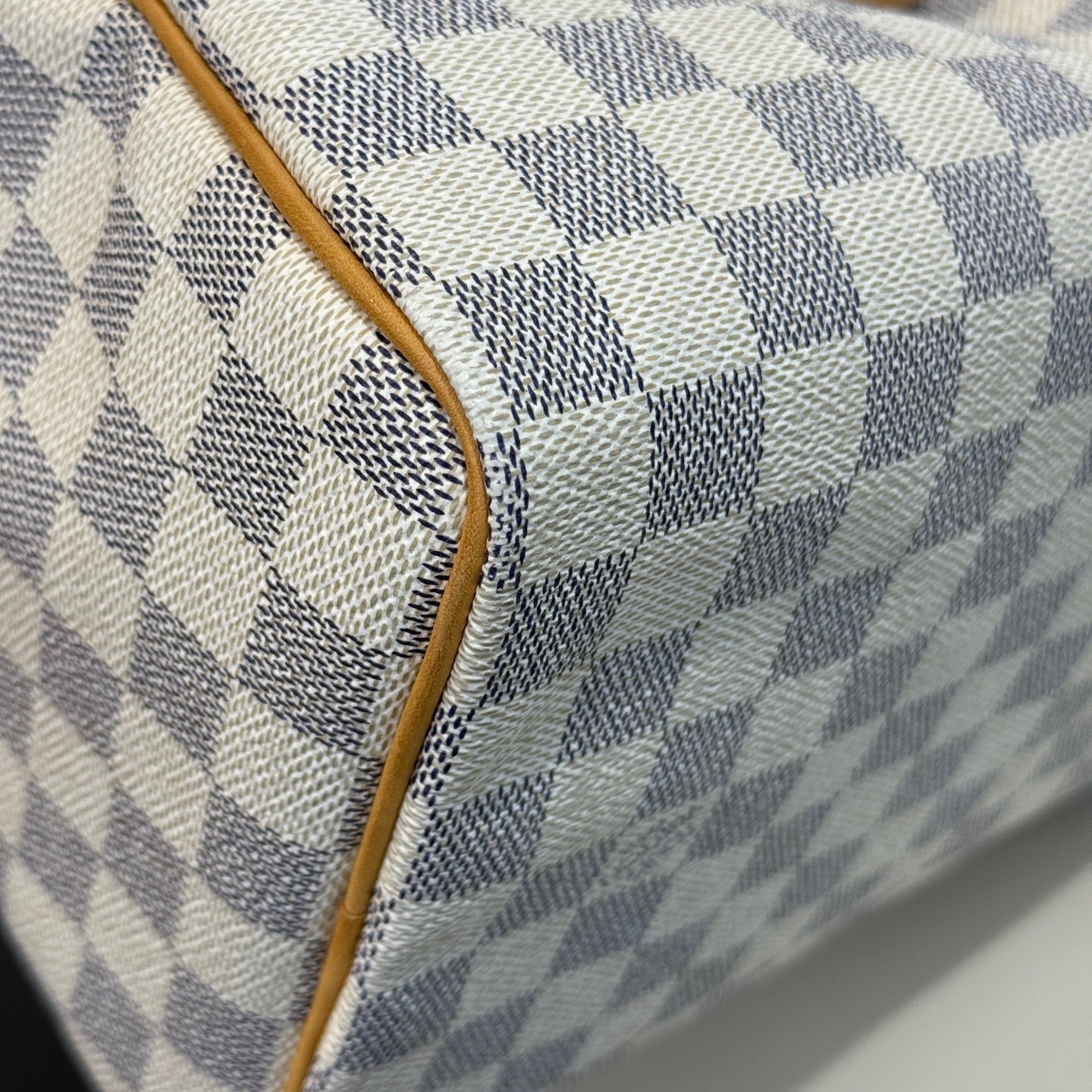 Louis Vuitton - Speedy 25 - Damier Azur coated canvas with natural cowhide leather trim and textile lining - White - (Small)