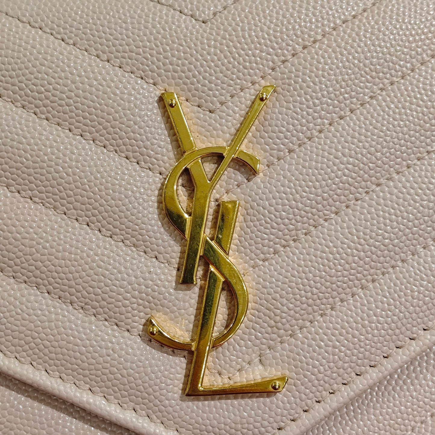 Saint Laurent - Envelope Bag - Caviar leather - Pink with Gold-Tone Hardware - (Small)