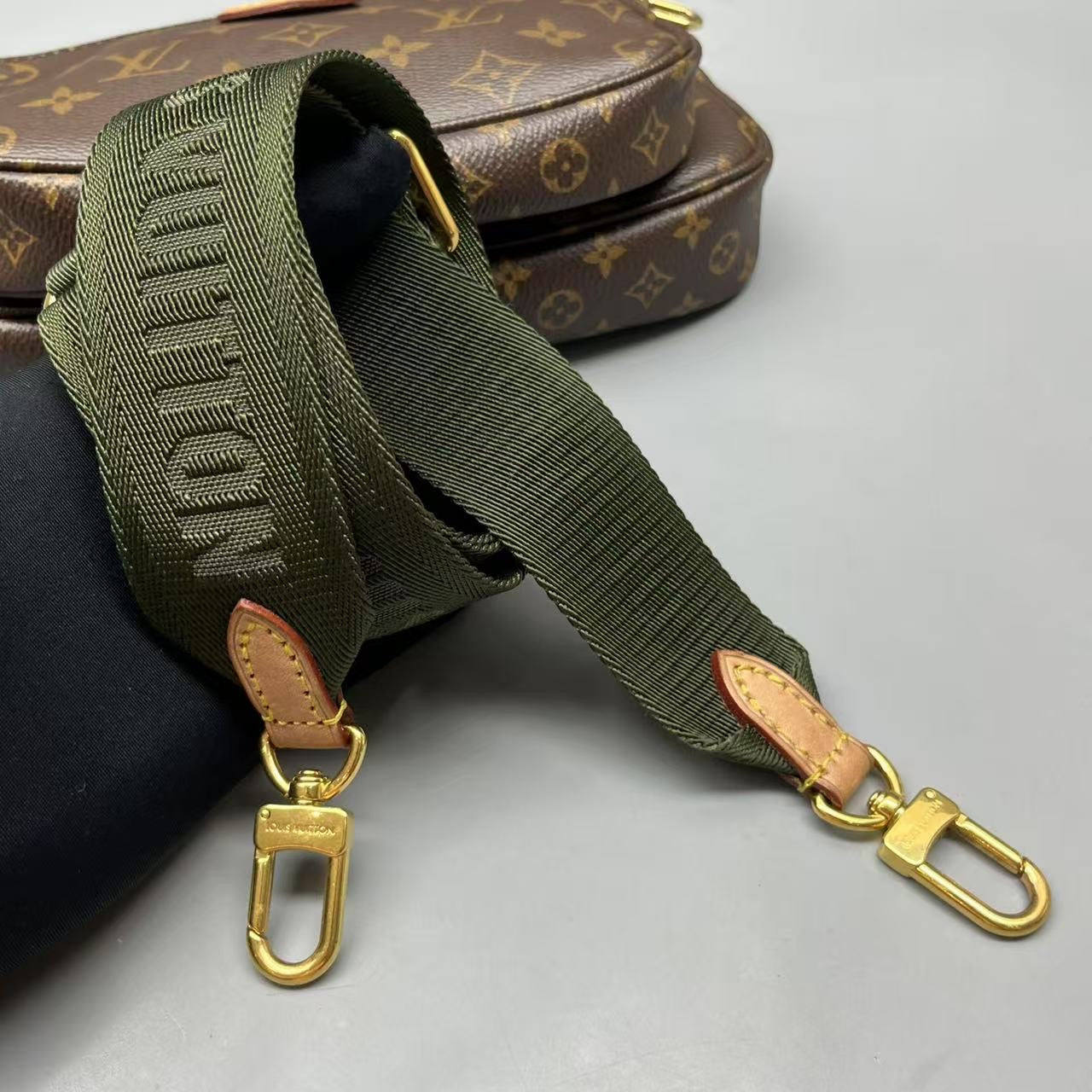 Louis Vuitton - Multi-Pochette Accessoires - Monogram coated canvas, natural cowhide leather, textile - Brown - (Small)