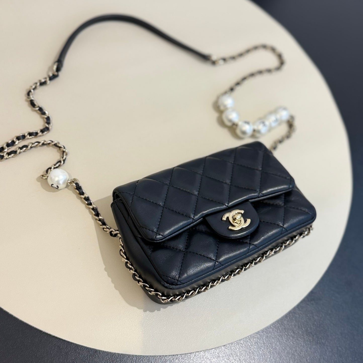 Chanel - Mini Classic Flap Bag with Pearl Chain - Lambskin leather - Black - (mini)