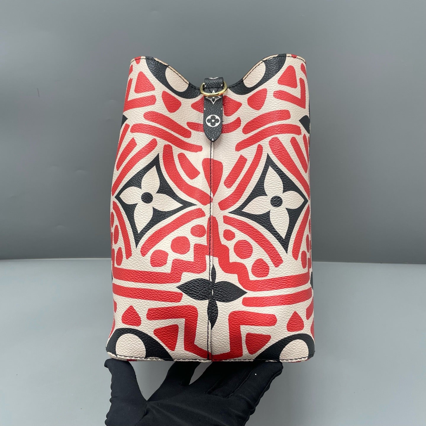 Louis Vuitton - Limited Edition Bucket Bag - Printed coated canvas with smooth leather trim - Multicolour (Red, Black, White) - (medium)