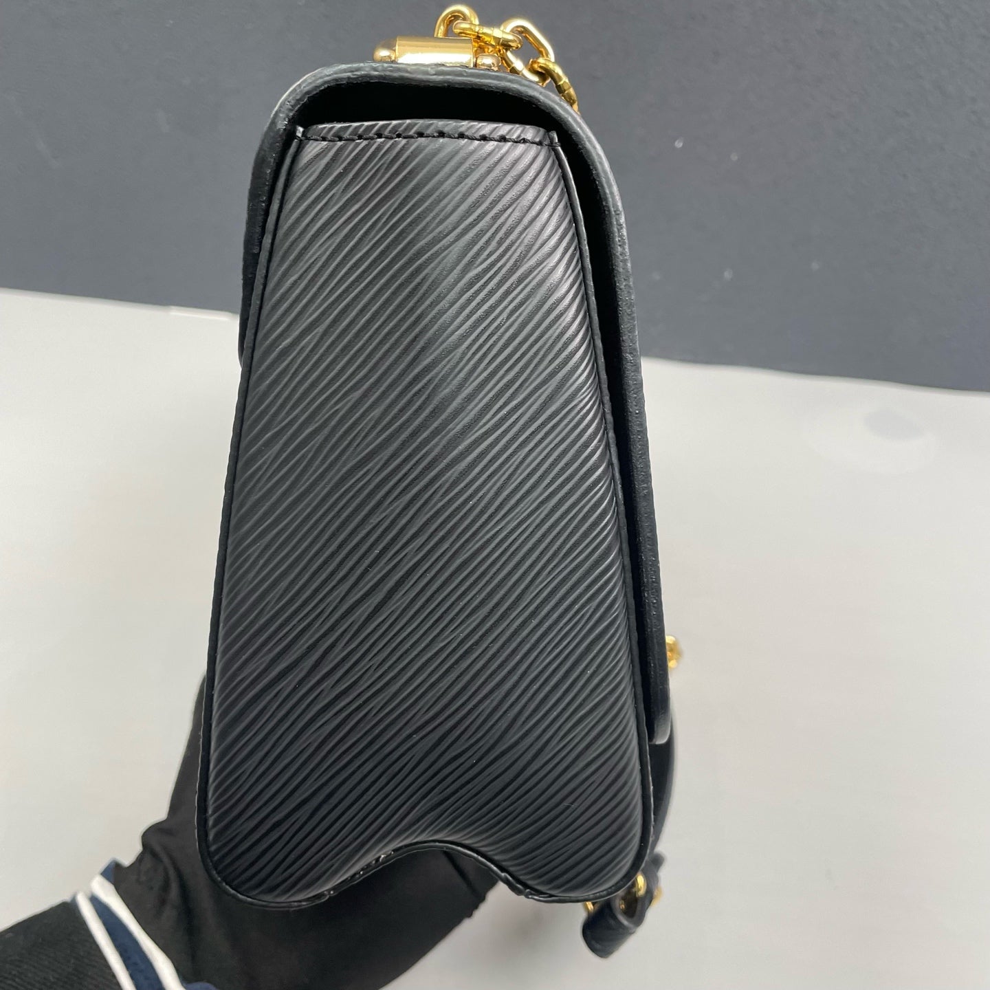 Louis Vuitton - Twist Studded Medium Chain Bag - Epi leather - Black - (medium)