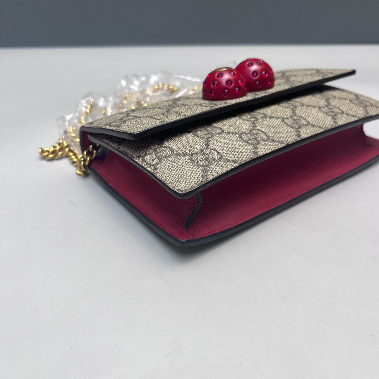 Gucci - GG Supreme Cherry Wallet on Chain (WOC) - Coated canvas with leather trim - Multicolour - (mini)