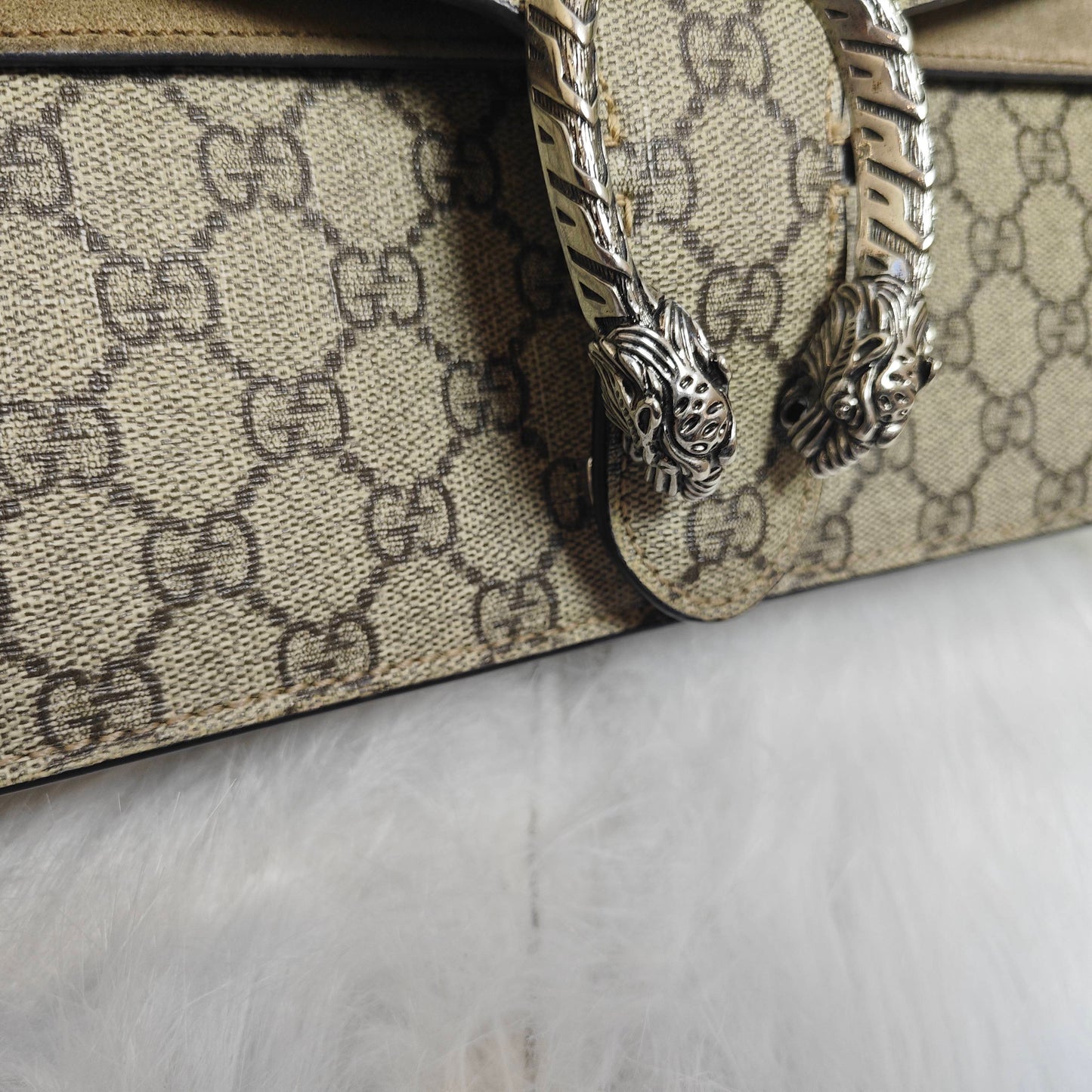 Gucci - Dionysus Shoulder Bag - GG Supreme coated canvas with suede leather trim and interior - Beige (canvas) and Camel (suede) with Aged Silver-Tone Hardware - (Medium)