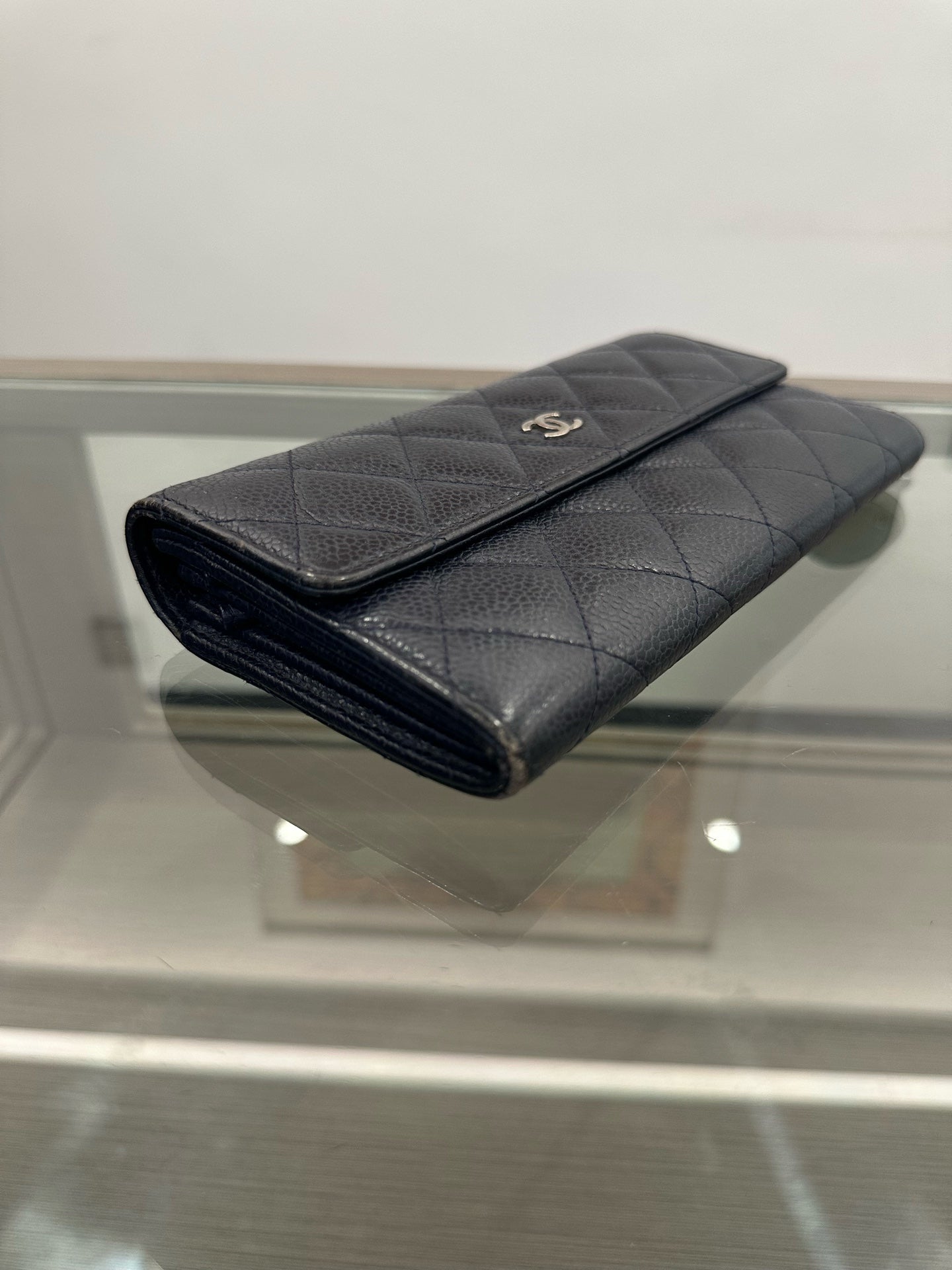 Chanel - Classic Flap Long Wallet - Caviar leather - Navy - (medium)