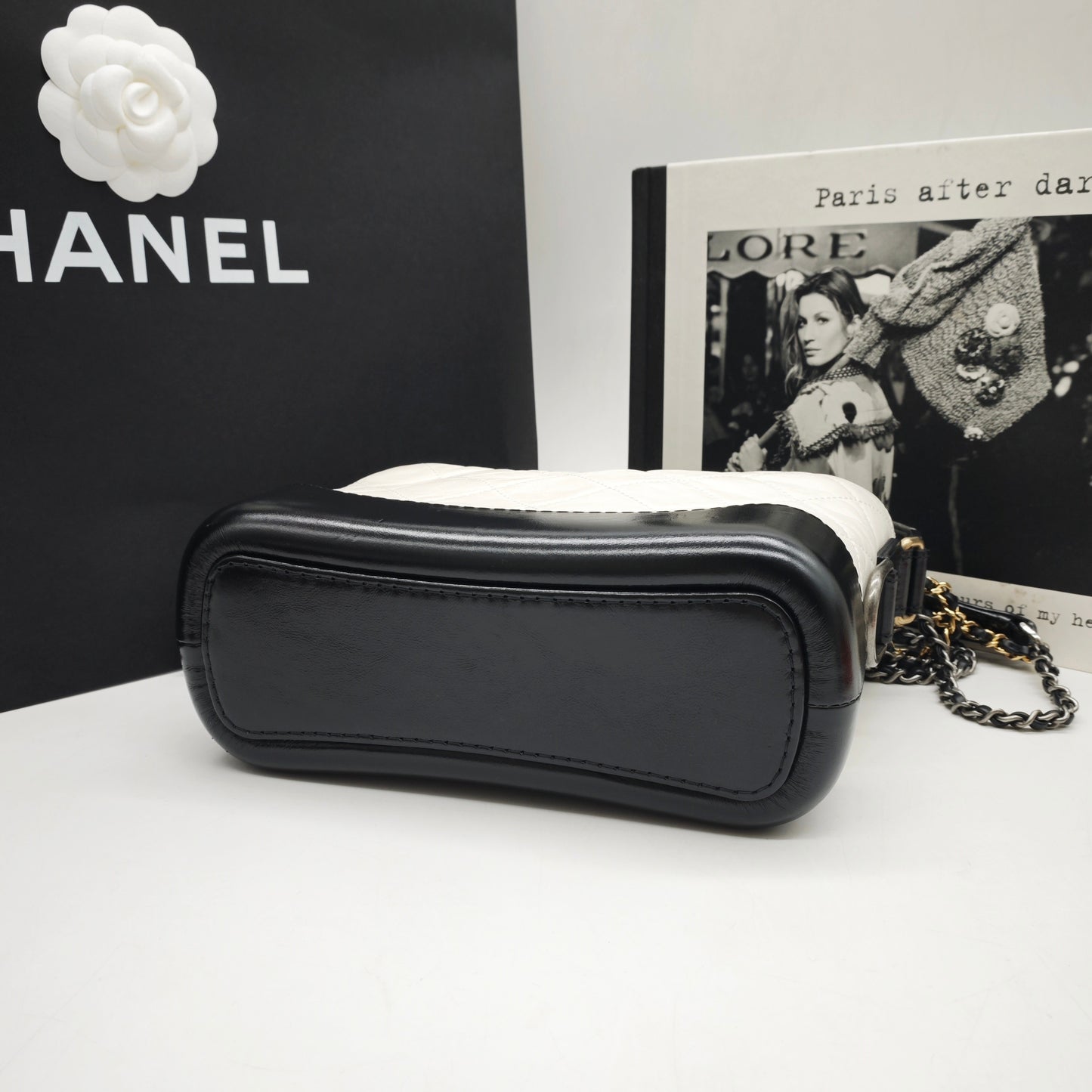 Chanel - Gabrielle Hobo - Calfskin leather - Black and White - (Small)