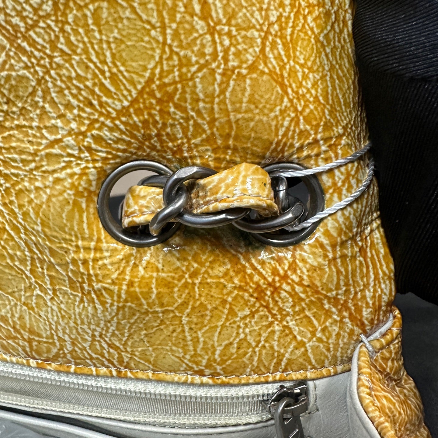 Chanel - Classic Flap Jumbo Single Flap - Distressed patent leather - Amber Yellow - (Large)