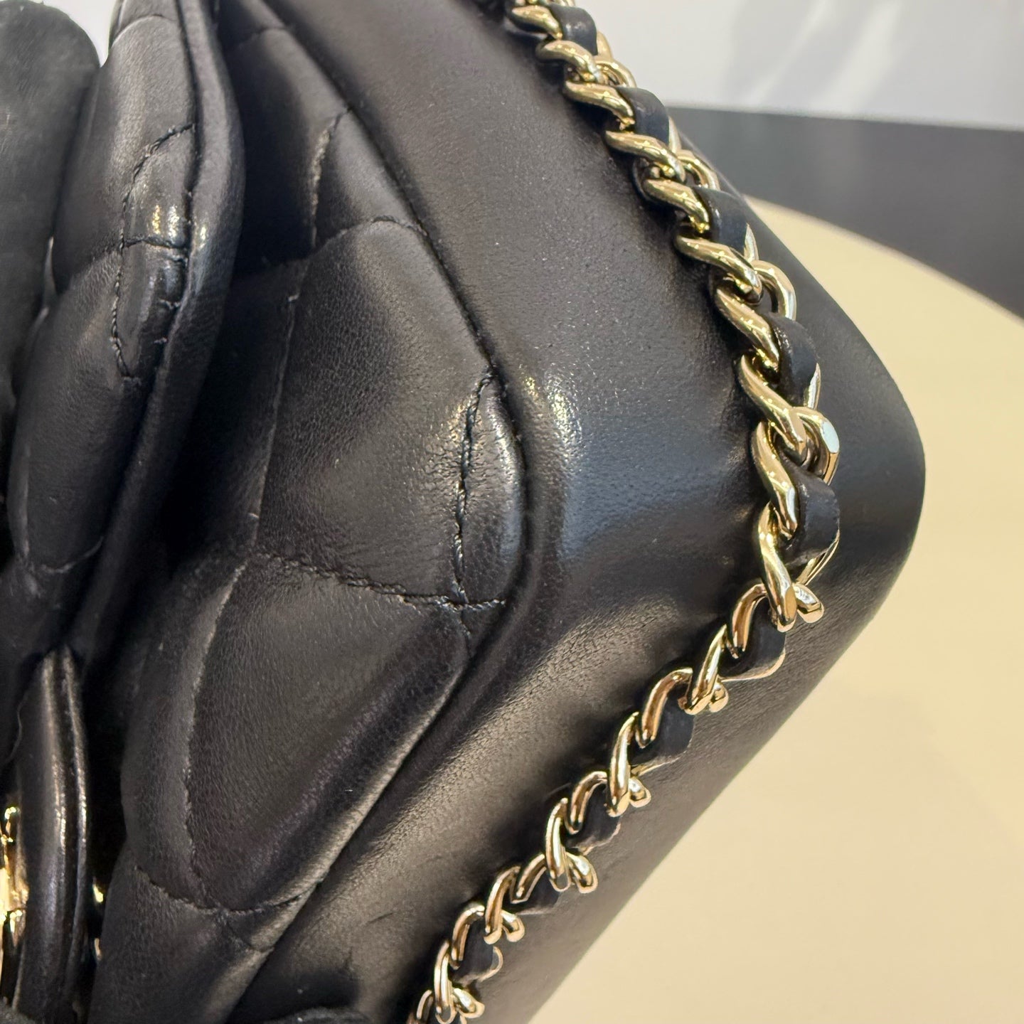Chanel - Mini Classic Flap Bag with Pearl Chain - Lambskin leather - Black - (mini)