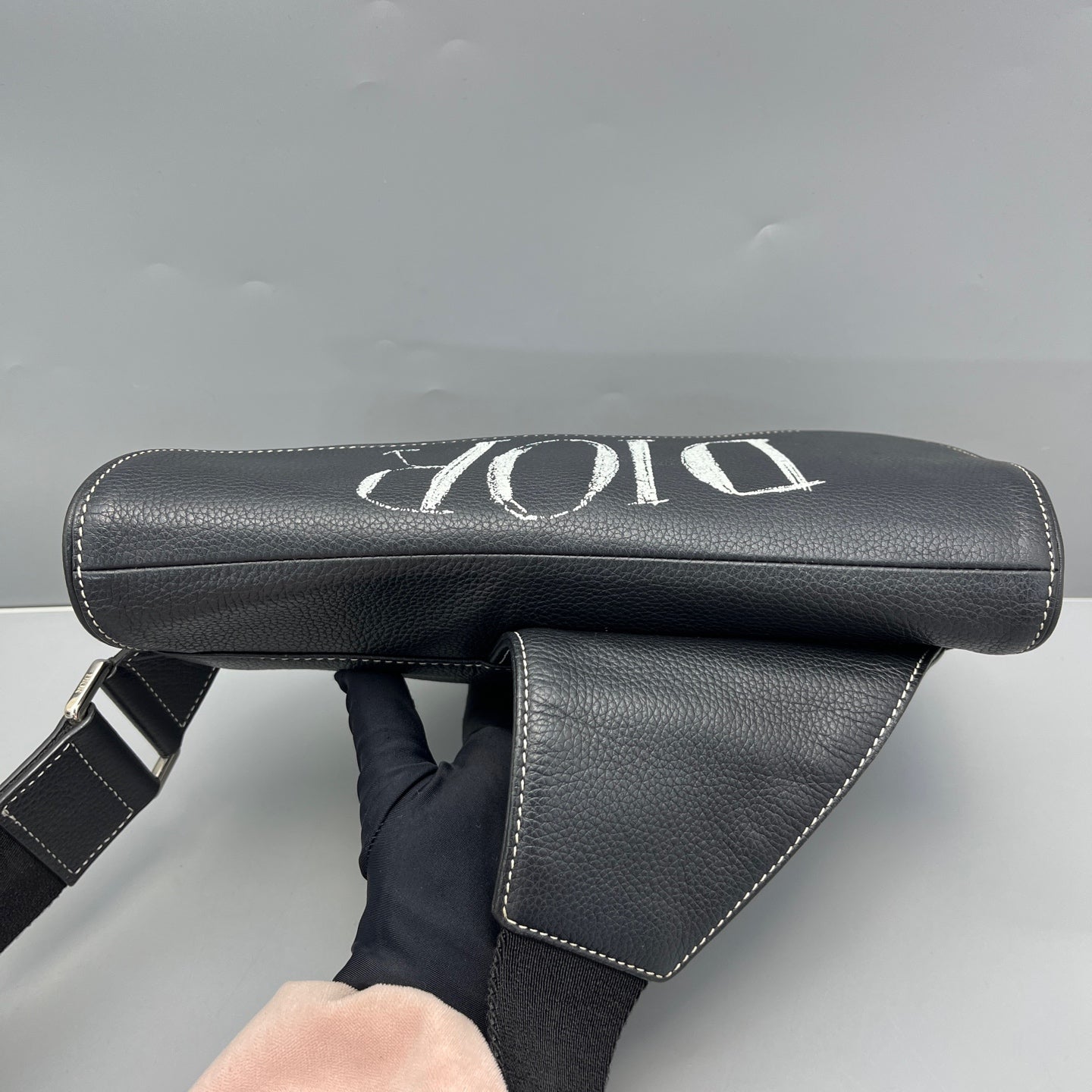 Dior - Saddle Belt Bag with Graffiti - Grained leather - Black - (Small)