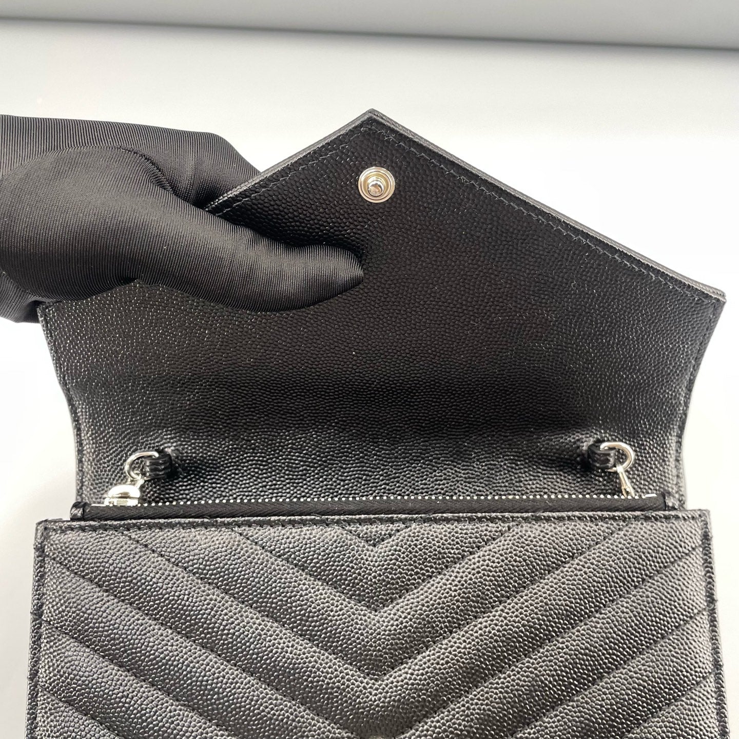 Saint Laurent - Envelope Chain Wallet Small - Grained leather - Black - (mini)