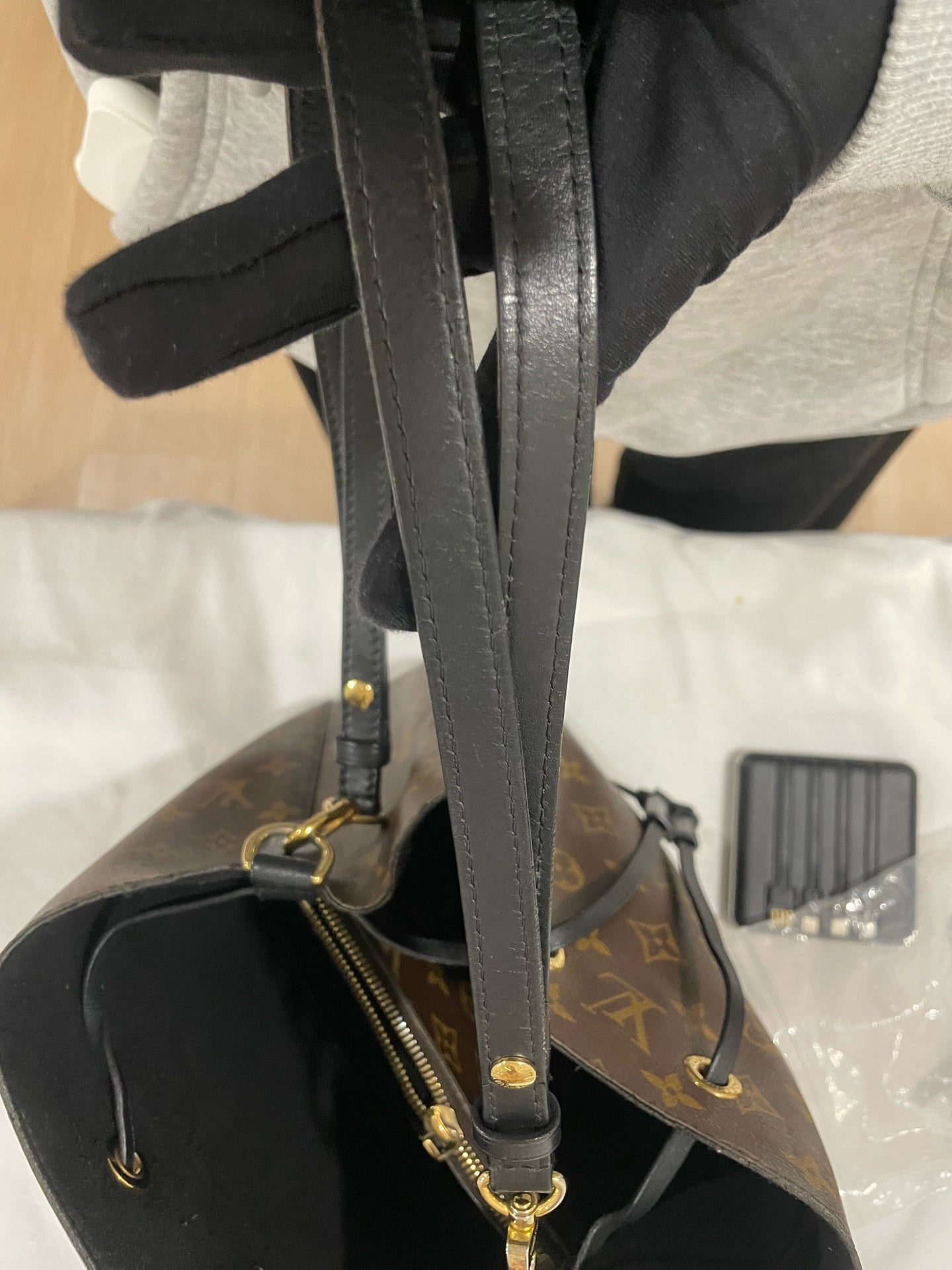 Louis Vuitton - NeoNoe MM - Monogram coated canvas with leather trim - Brown - (medium)