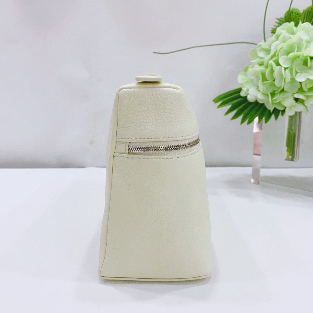 Loro Piana - Extra Pocket L27 - Grained leather - Milkshake White - (medium)