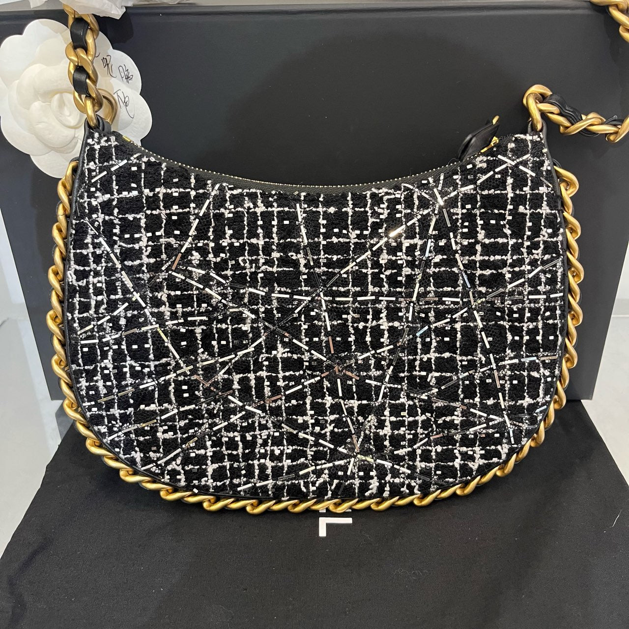 Chanel - Hobo - Tweed with leather trim - Black - (small)