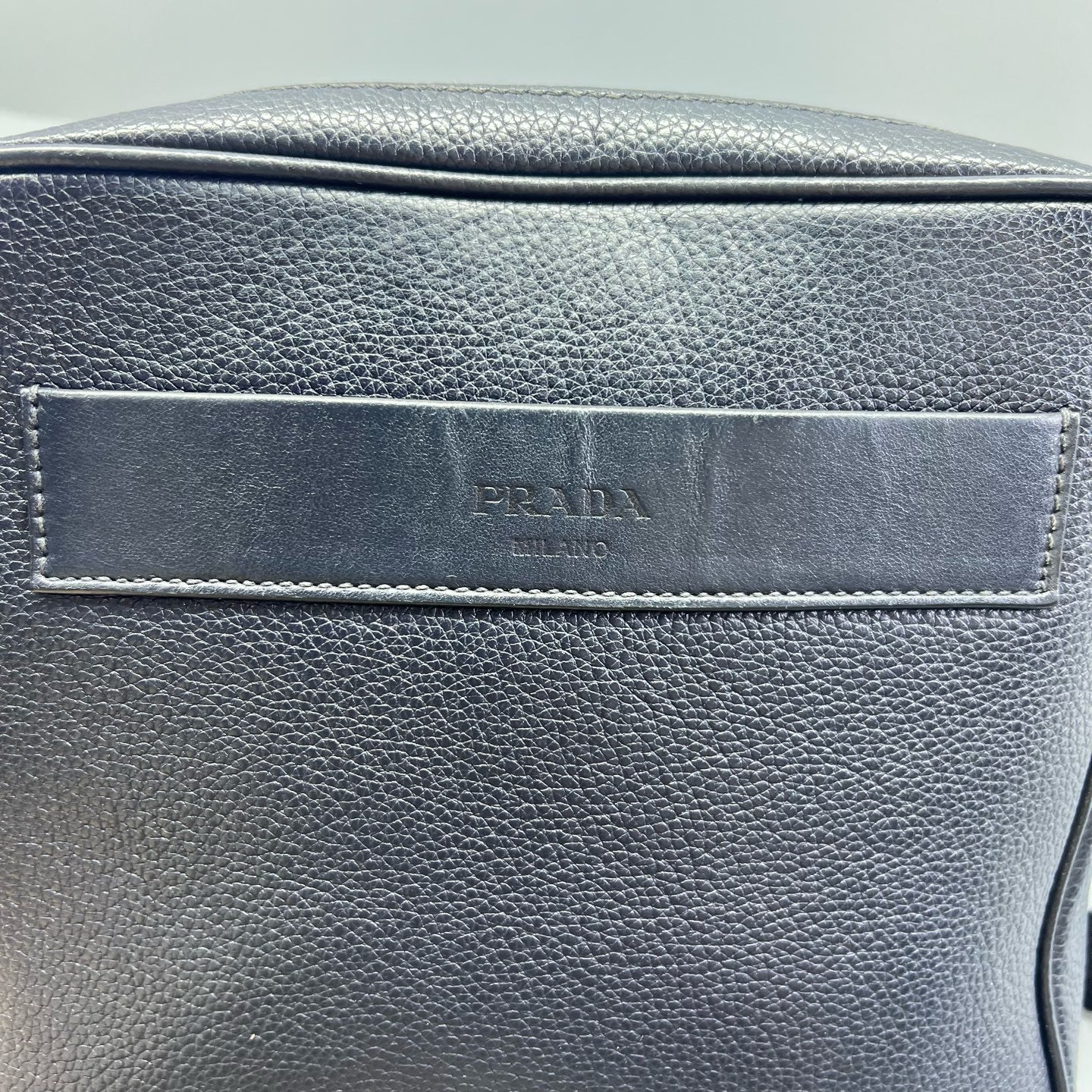 Prada - Crossbody Messenger Bag - Pebbled leather - Navy - (medium)