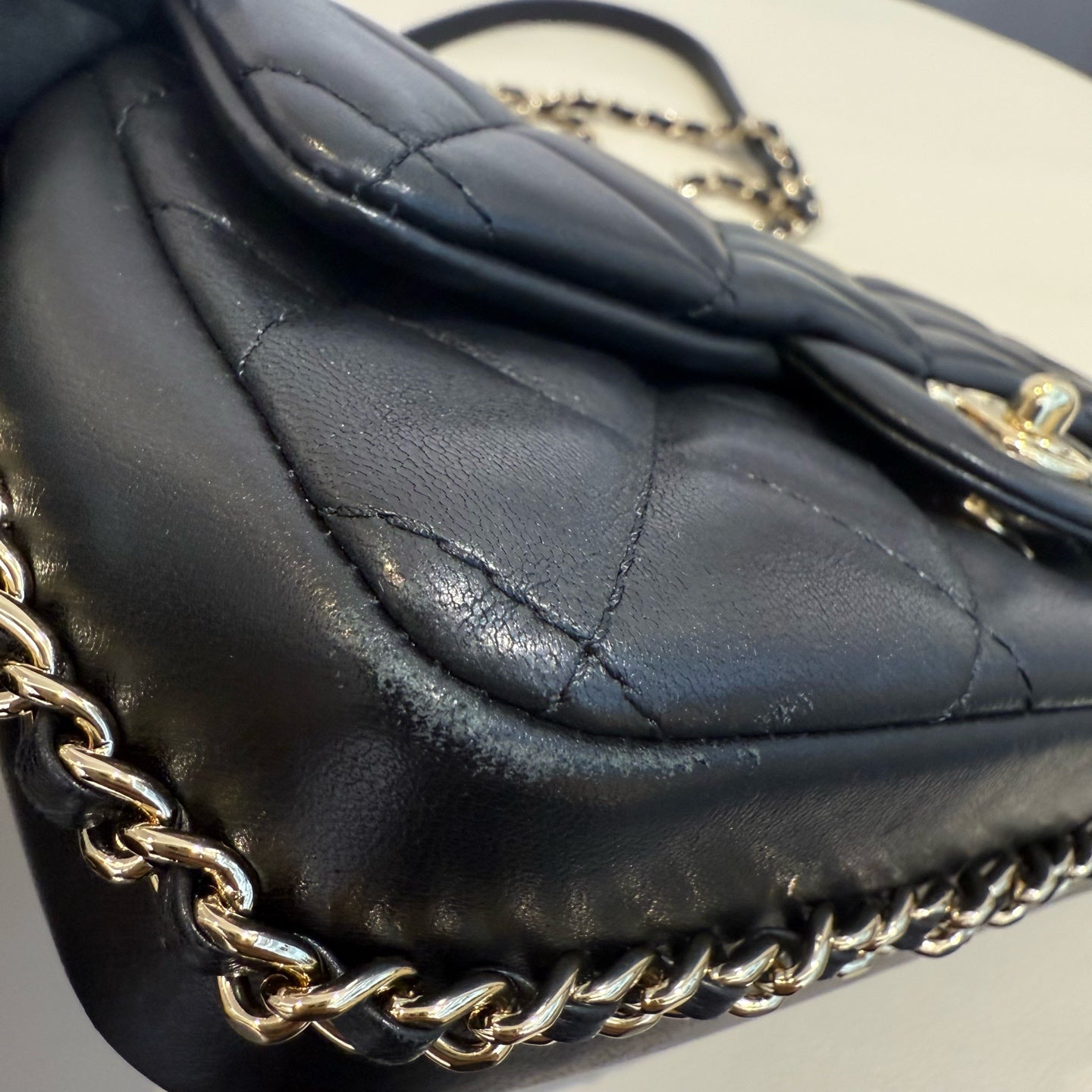 Chanel - Mini Classic Flap Bag with Pearl Chain - Lambskin leather - Black - (mini)