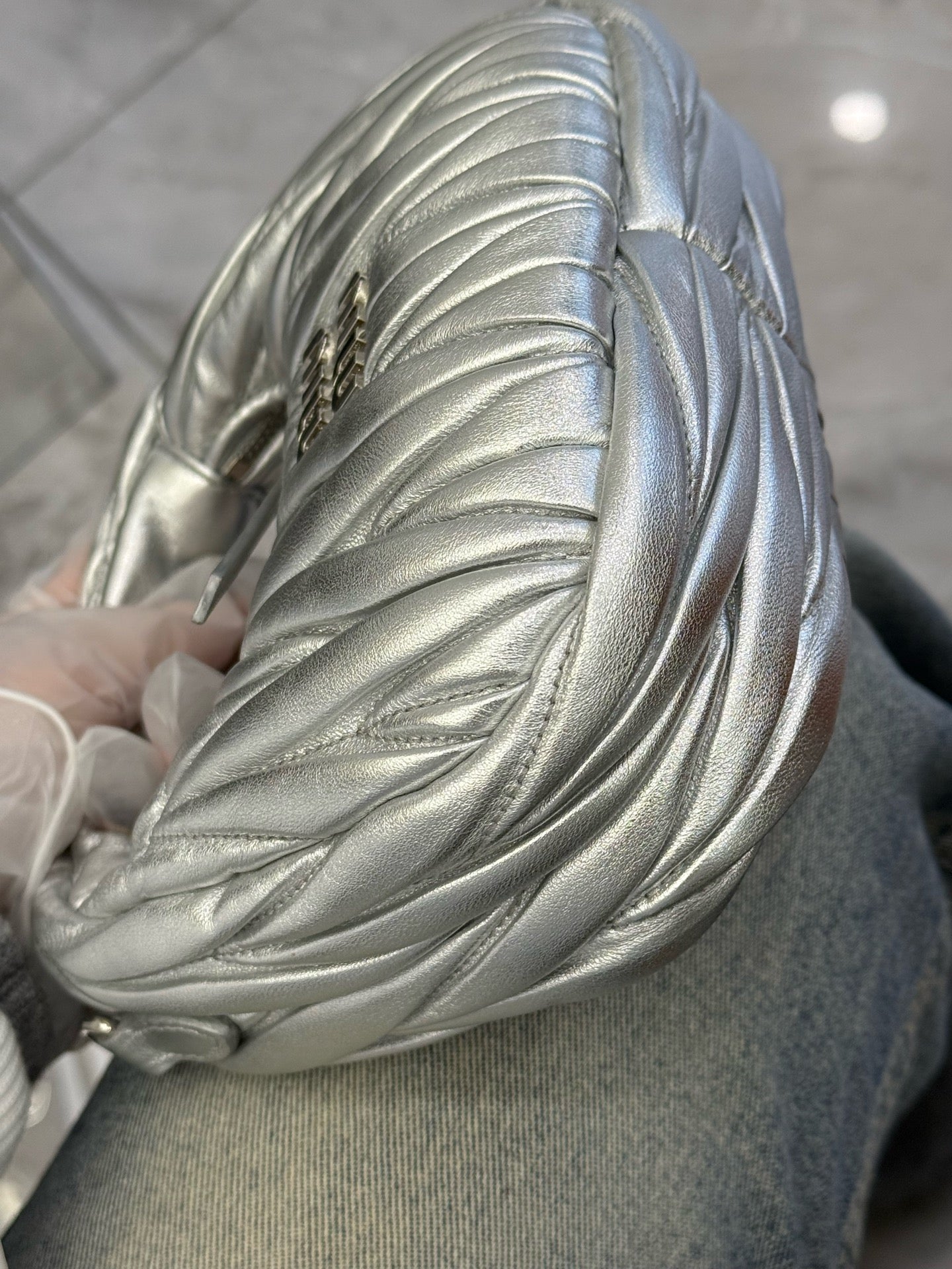 Miu Miu - Wonder Hobo Mini - Metallic leather - Silver - (Mini)