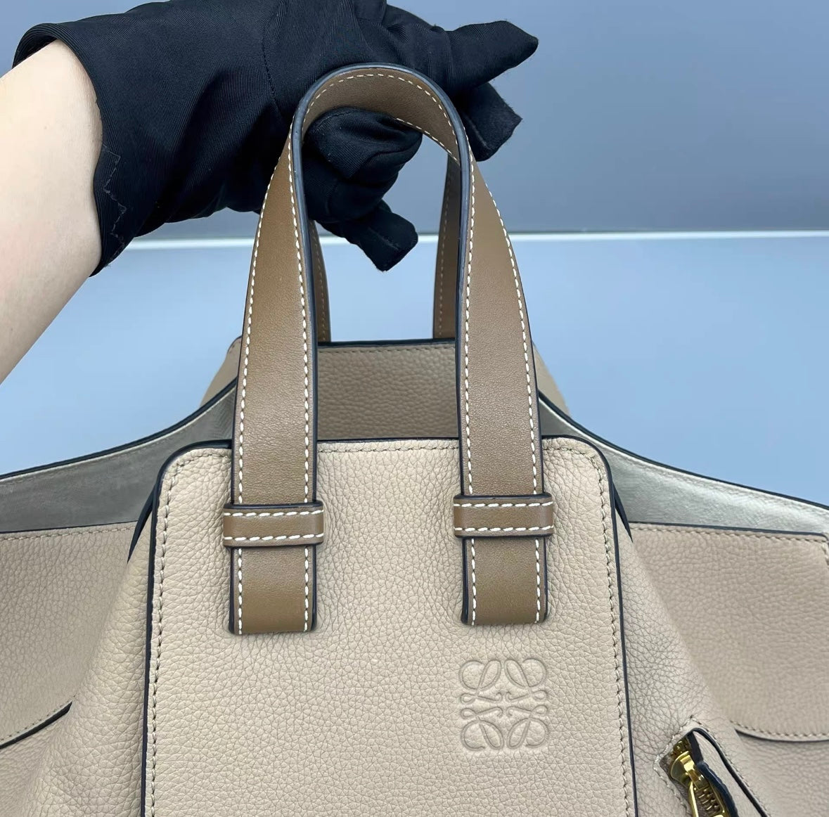 Loewe - Hammock Bag - Grained leather - Beige with Tan accents - (Medium)