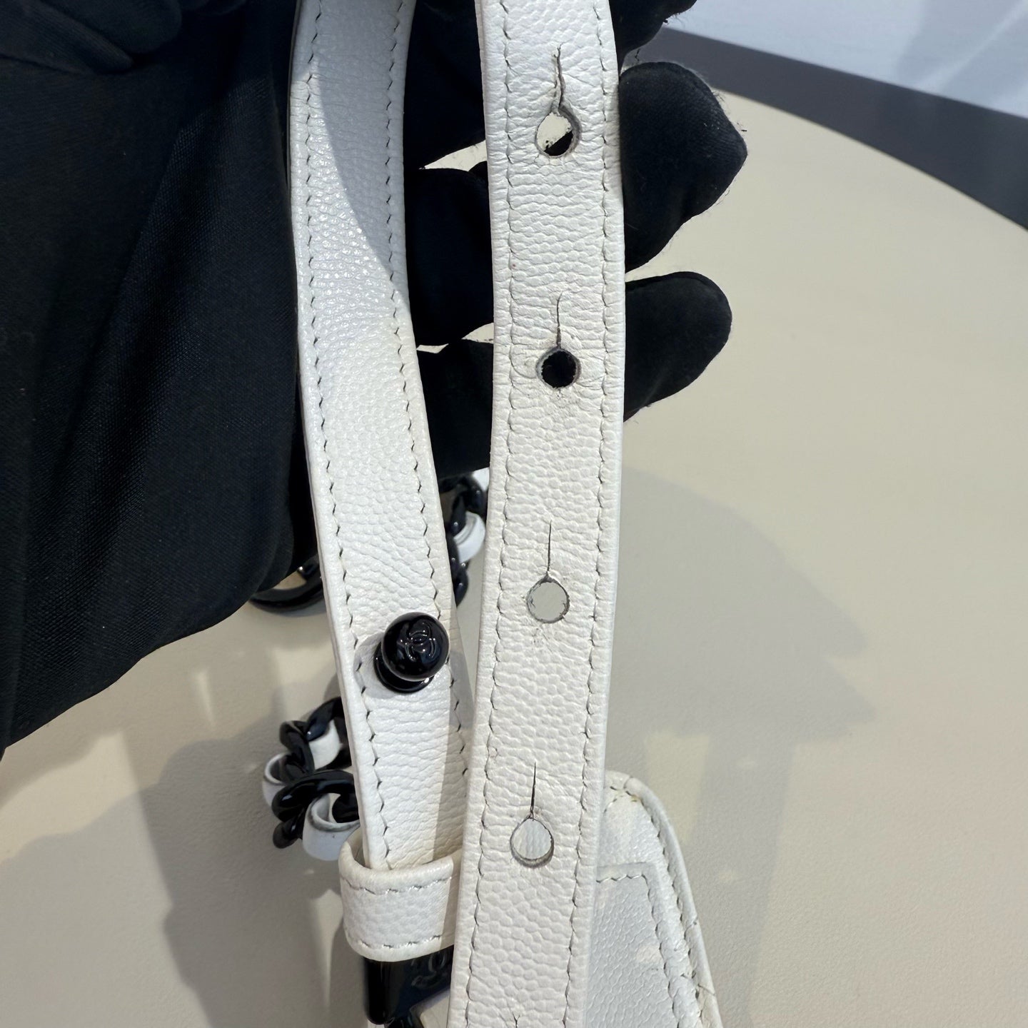 Chanel - Quilted Mini Pouch with Chain Belt - Grained leather - White - (mini)