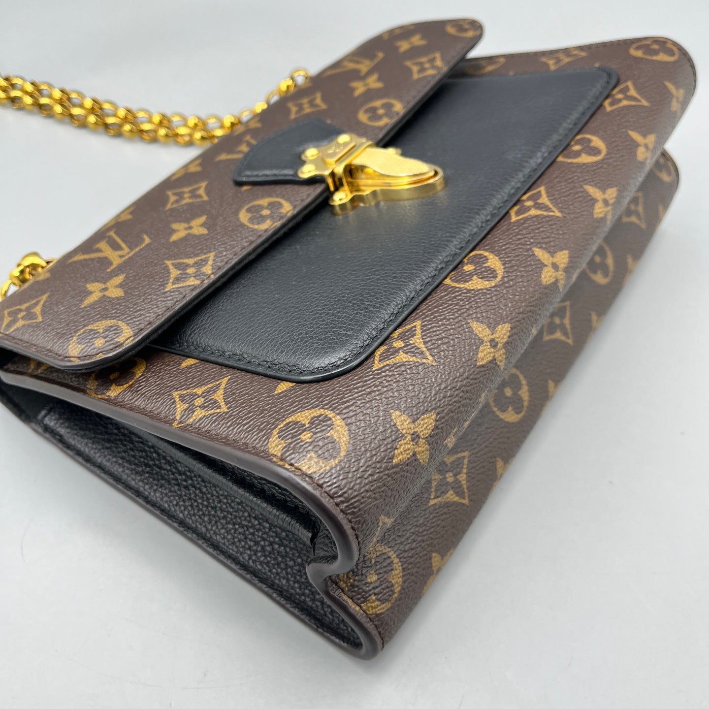 Louis Vuitton - Victoria Chain Bag - Monogram coated canvas with leather trim - Brown - (Medium)
