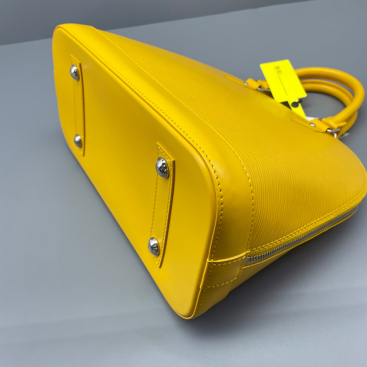 Louis Vuitton - Alma PM - Epi leather - Yellow - (Medium)