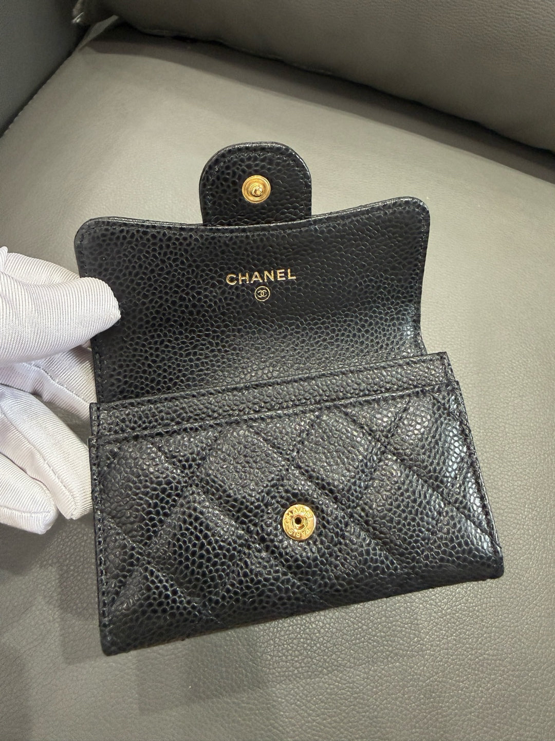 Chanel - Classic Flap Card Holder - Caviar leather - Black with Gold-Tone Hardware - (Small)