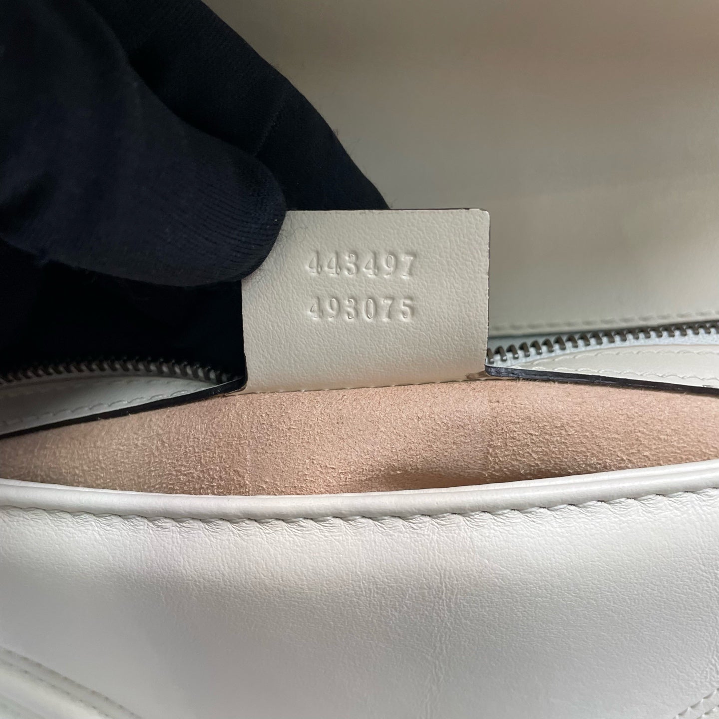 Gucci - GG Marmont Matelassé Shoulder Bag - Leather - White - (Medium)