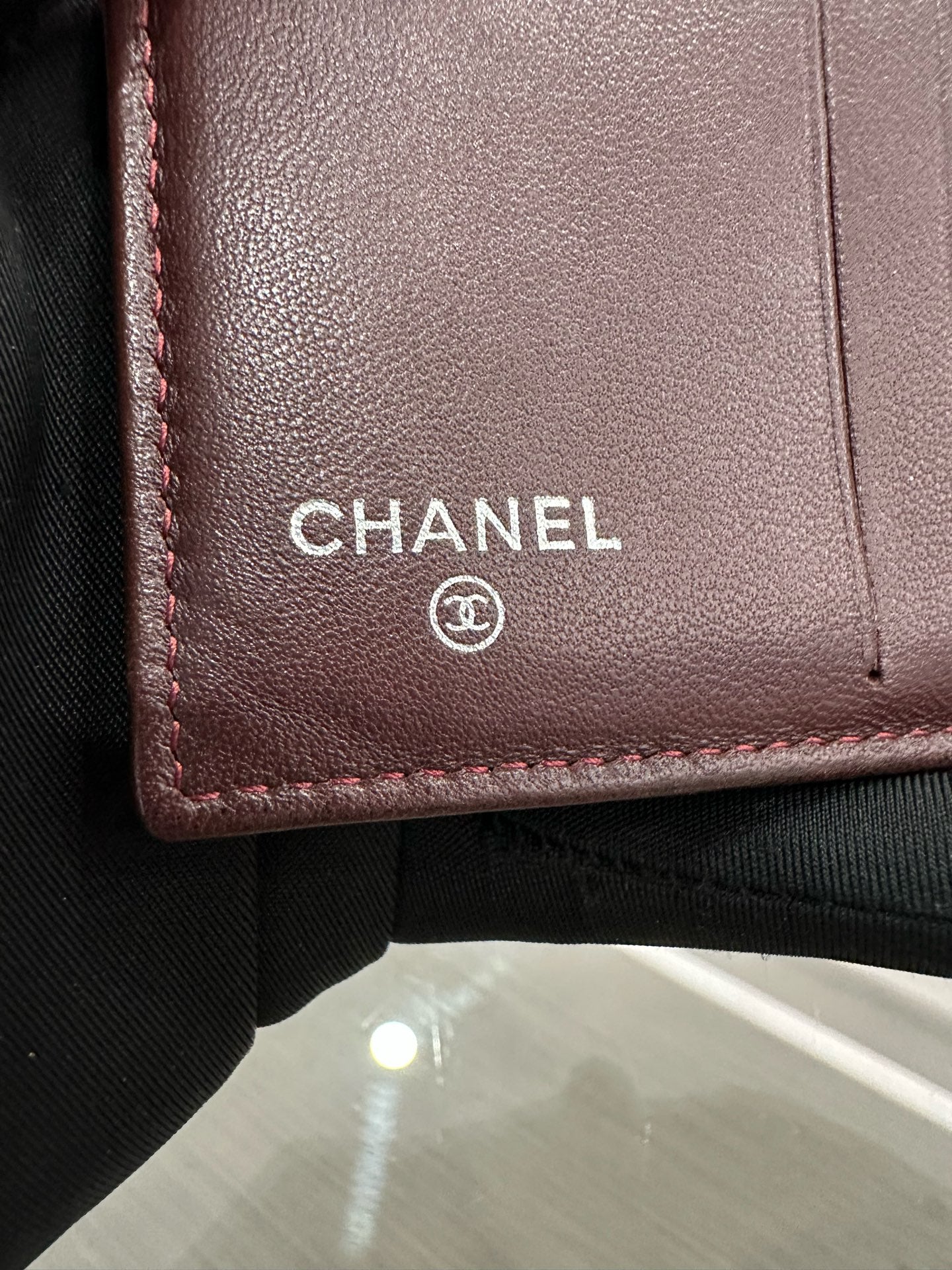 Chanel - Classic Quilted Trifold Wallet - Lambskin leather - Black - (Small)