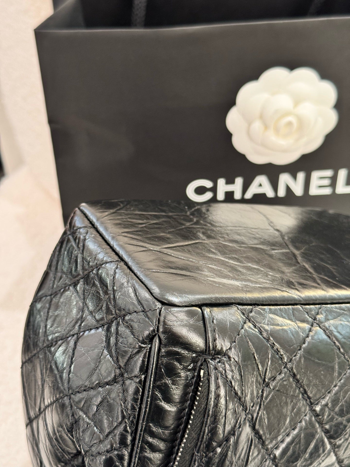 Chanel - Vintage Drawstring Bucket Bag - Crinkled calfskin leather - Black - (mini)