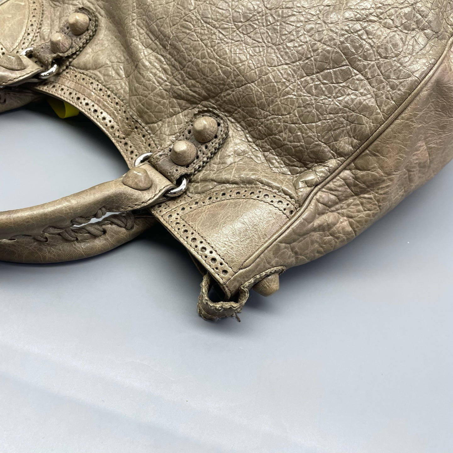 Balenciaga - City - Distressed lambskin leather - Metallic Taupe - (medium)