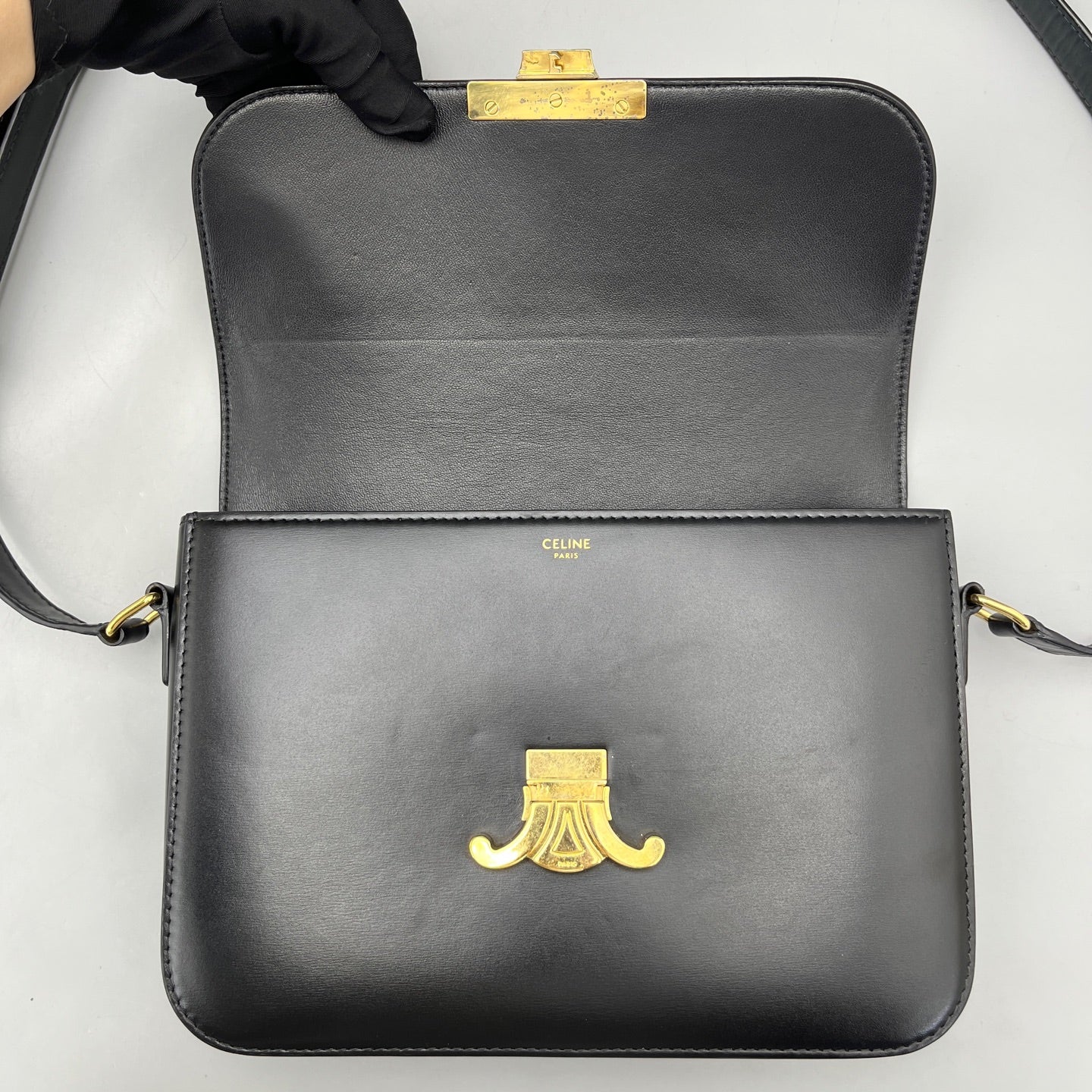 Celine - Teen Triomphe Bag - Smooth calfskin leather - Black - (Small)