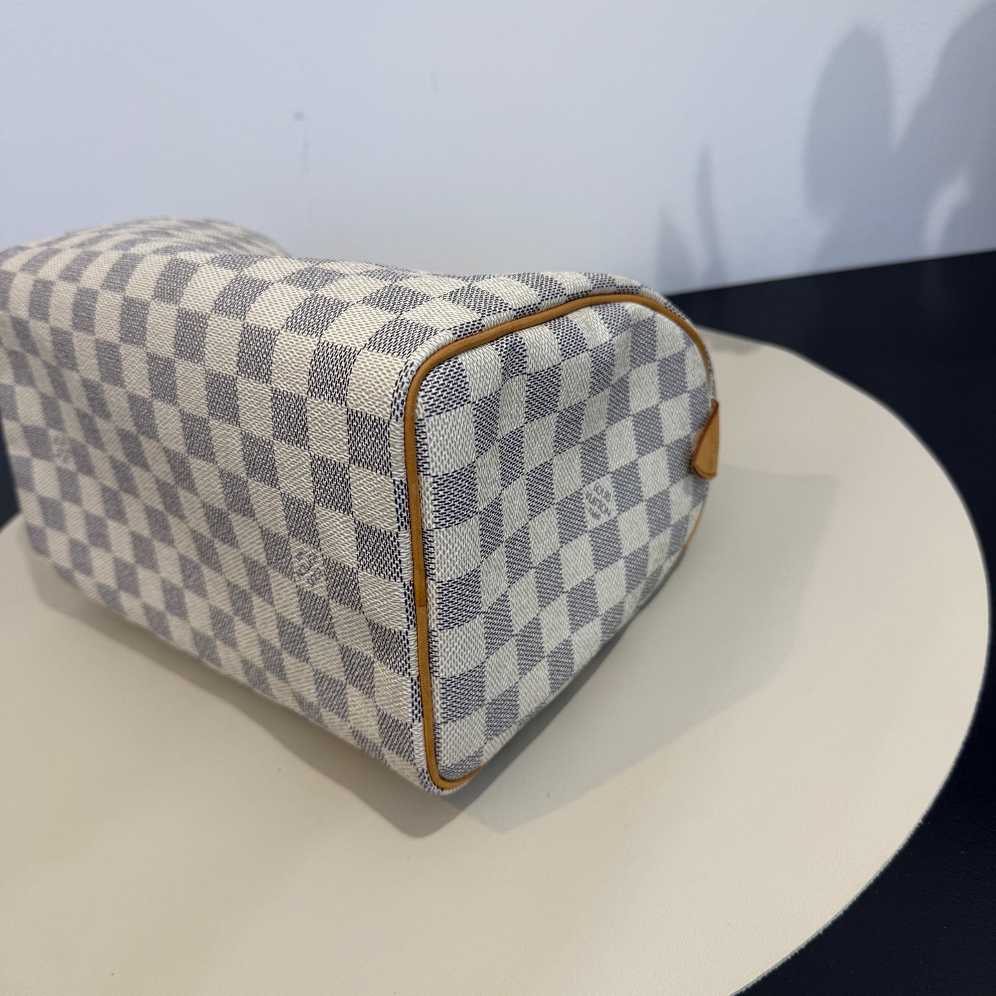 Louis Vuitton - Speedy 25 - Damier Azur coated canvas with natural cowhide leather trim and textile lining - White - (Small)