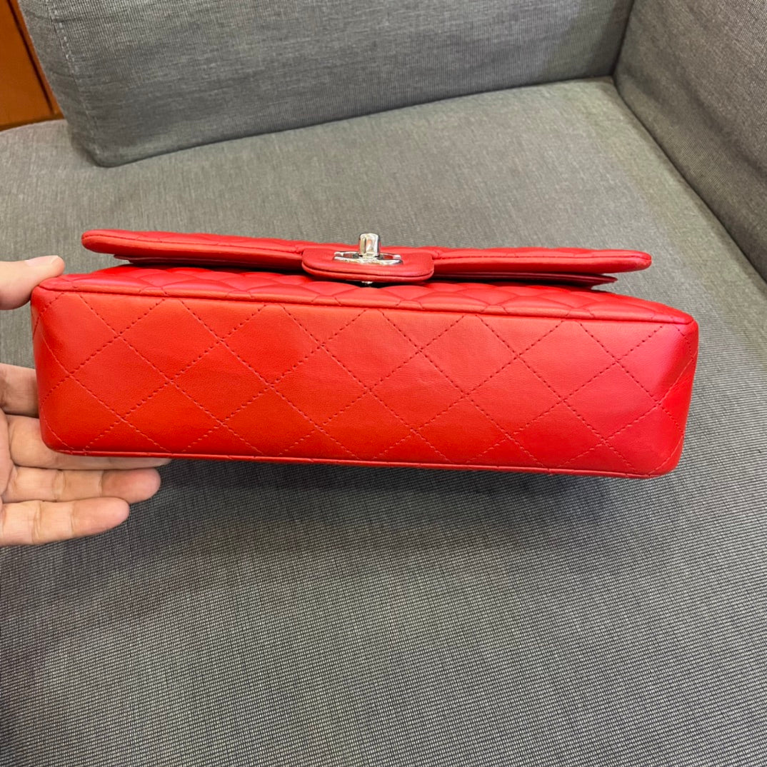 Chanel - Classic Flap Medium - Lambskin leather - Red with Silver-Tone Hardware - (Medium)