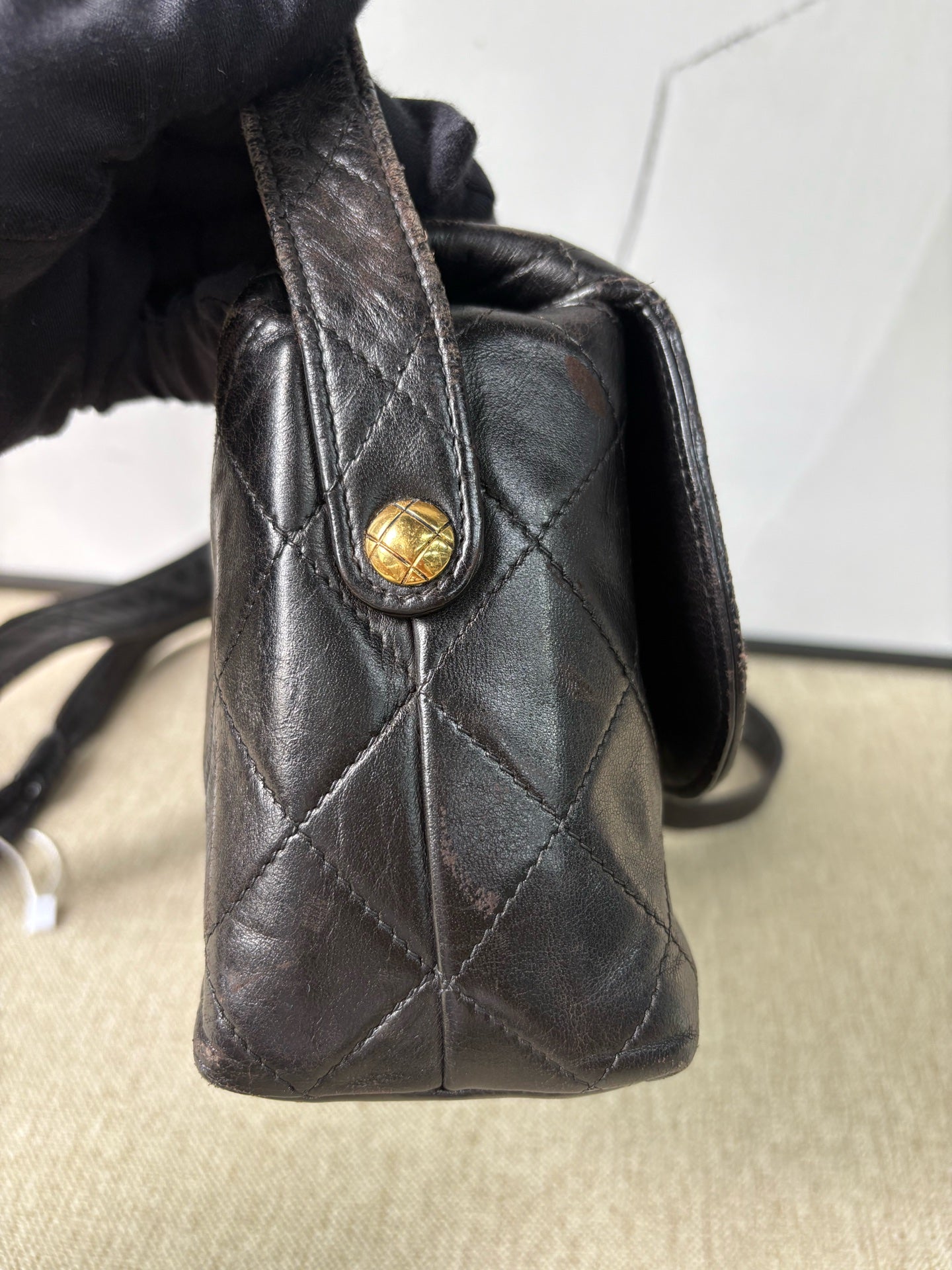 Chanel - Vintage Flap Messenger Bag - Lambskin leather - Black - (Medium)