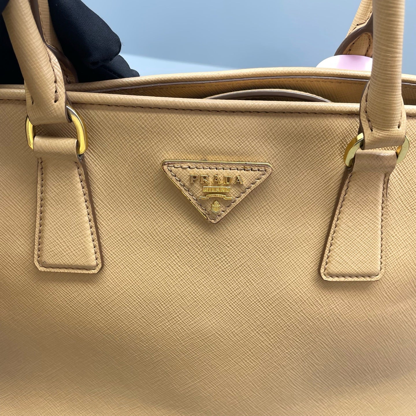 Prada - Saffiano Lux Dome Handbag - Saffiano leather - Beige - (medium)