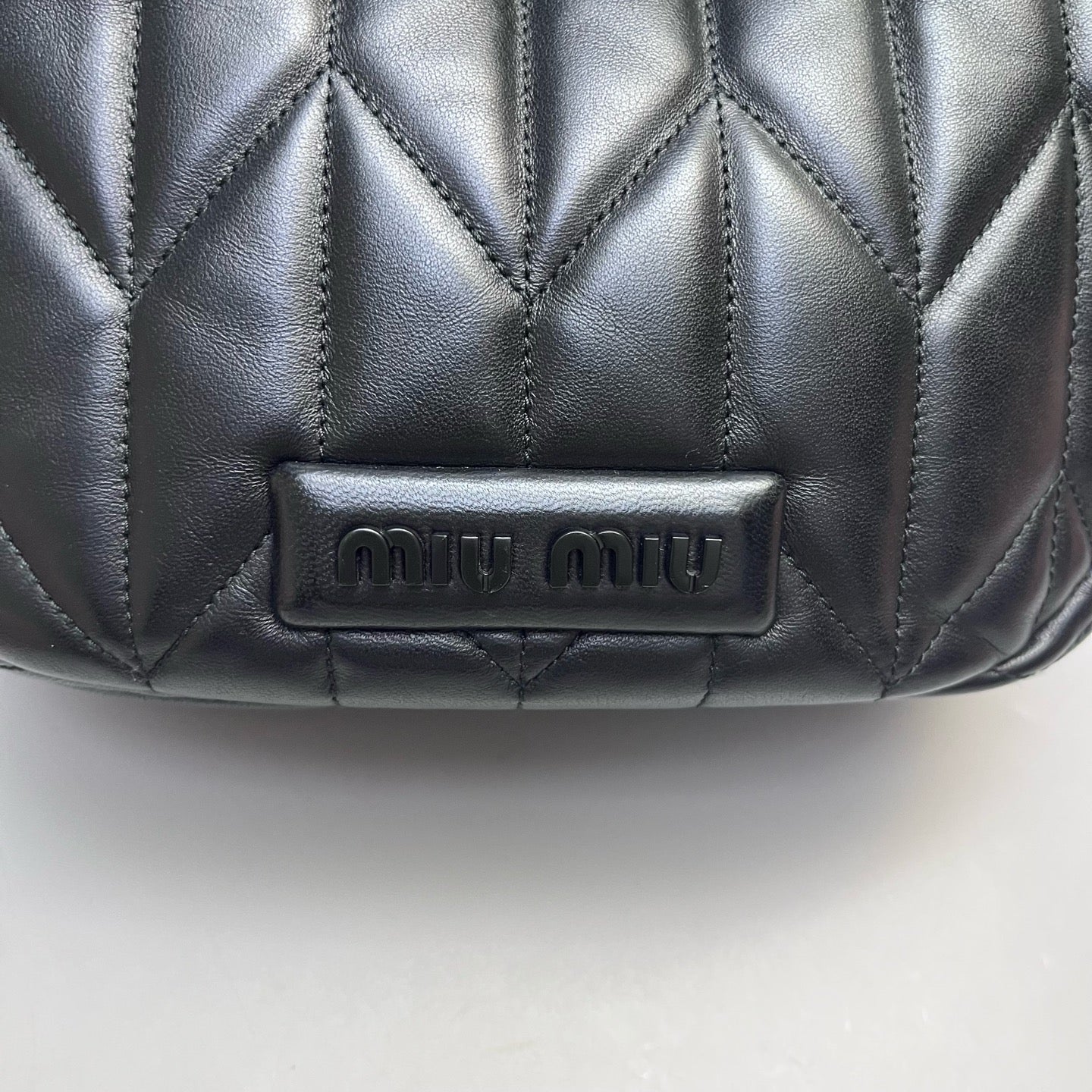 Miu Miu - Matelassé Hobo Crescent Bag - Lambskin leather - Black - (mini)