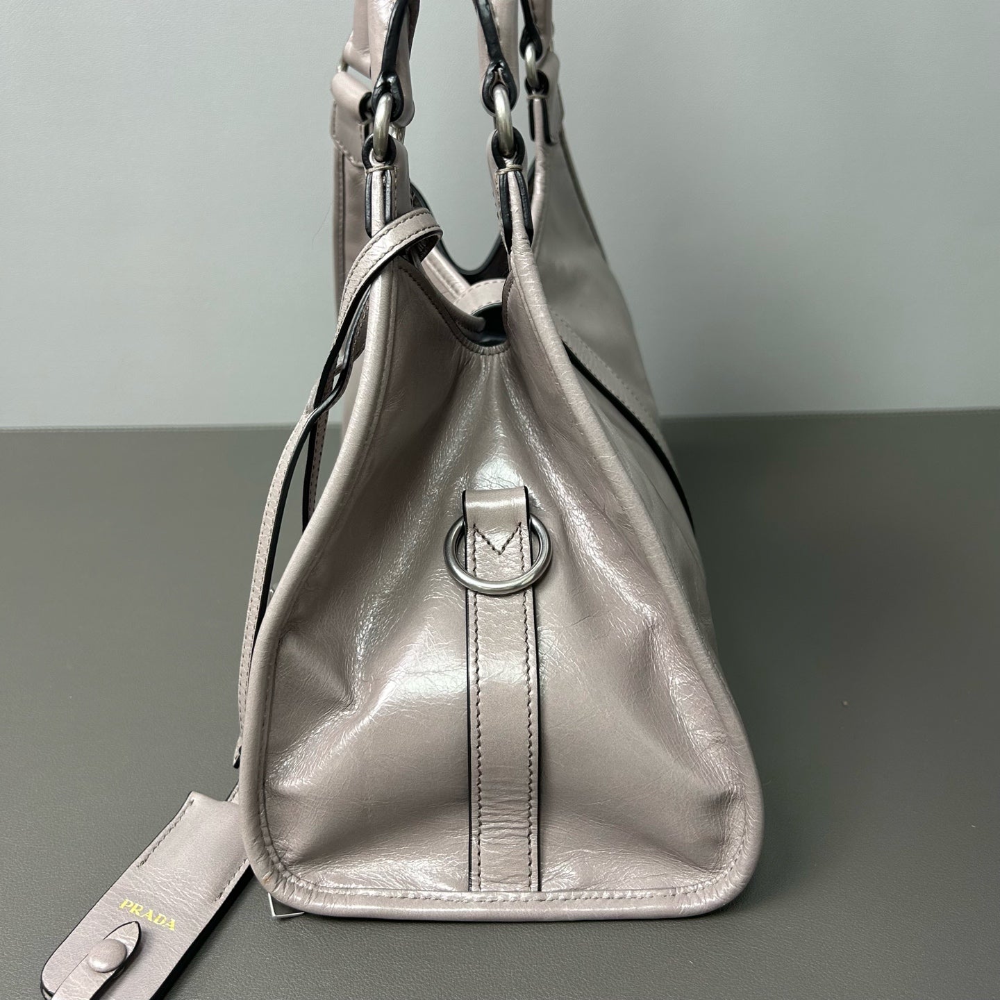 Prada - Trapezoidal Hobo - Waxed cowhide leather - Grey - (Medium)