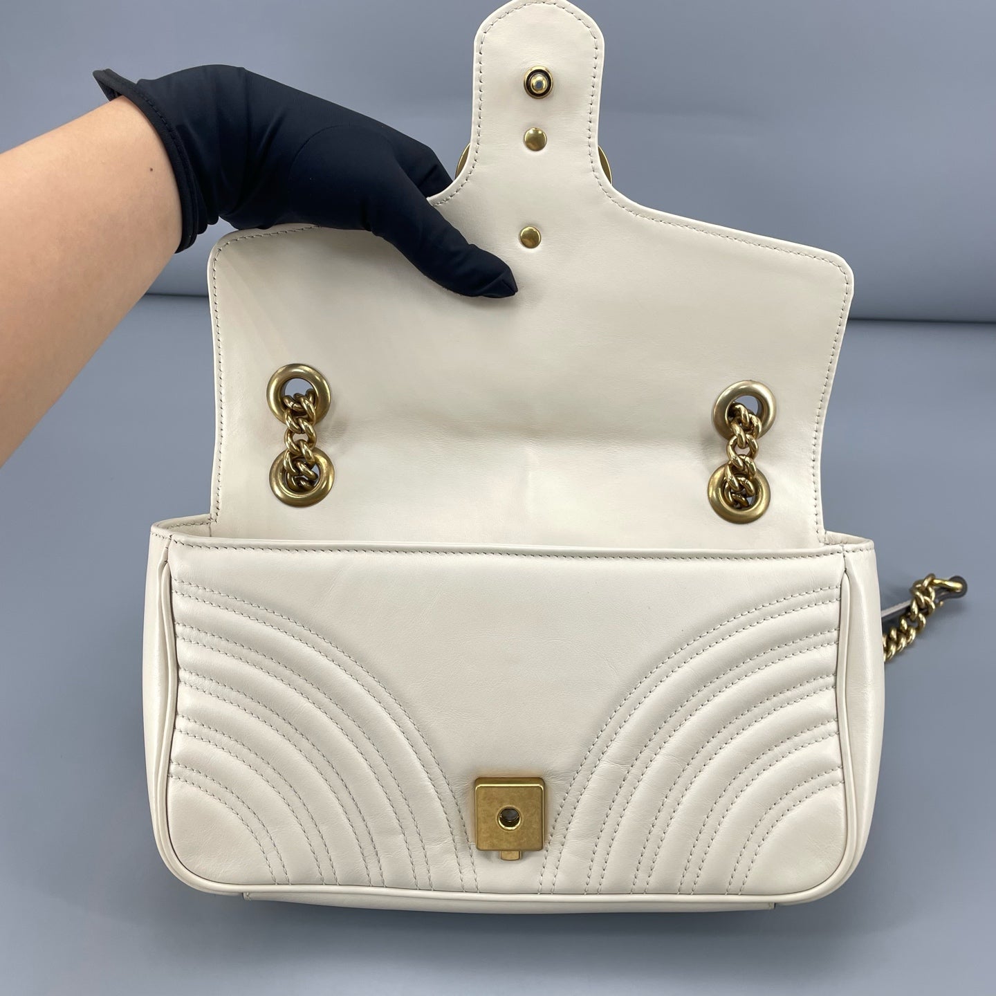 Gucci - GG Marmont Small Matelassé Shoulder Bag - Leather - White - (Small)