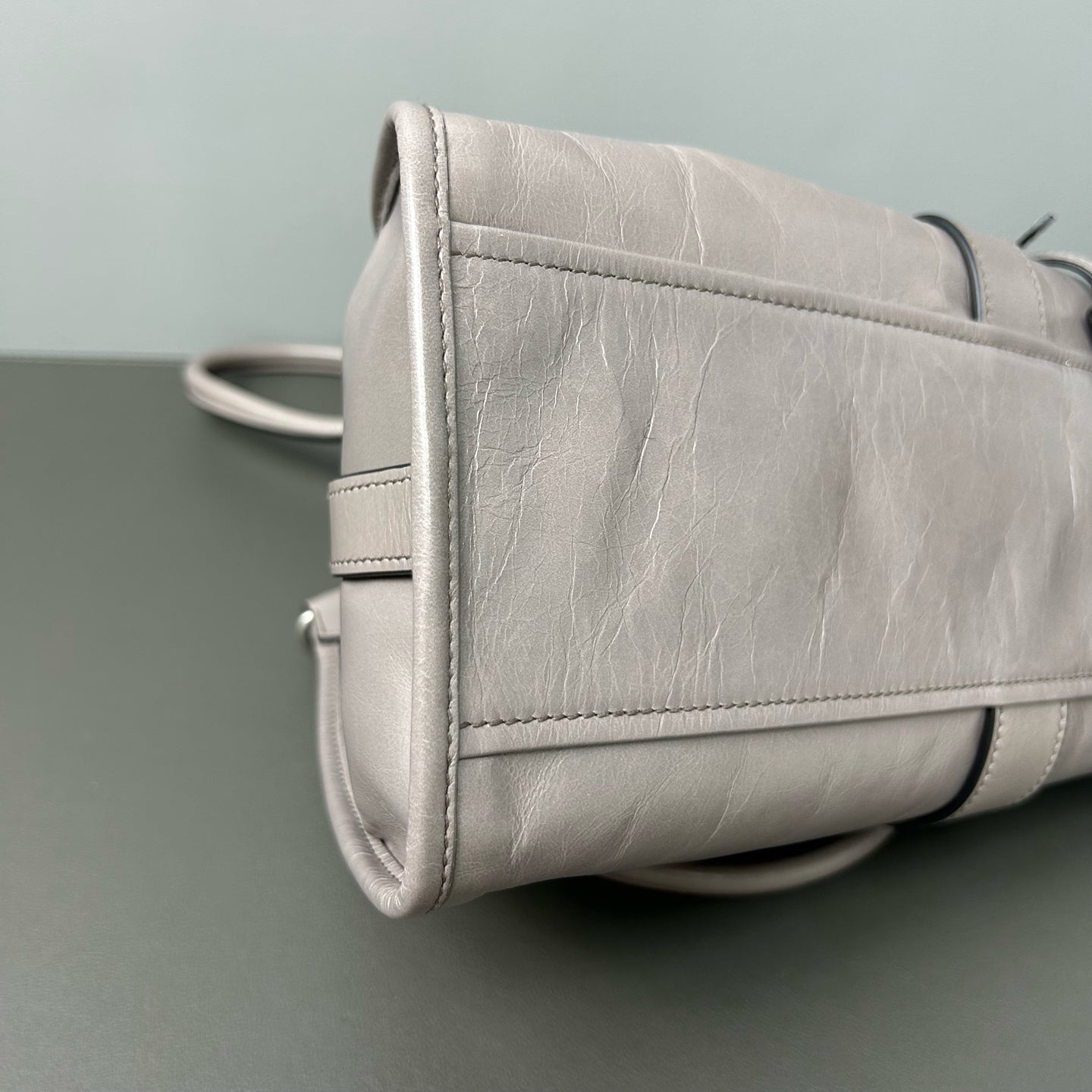 Prada - Trapezoidal Hobo - Waxed cowhide leather - Grey - (Medium)