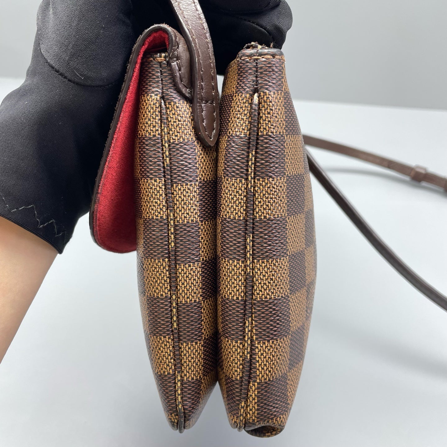 Louis Vuitton - Pochette Twin - Damier Ebene coated canvas with smooth leather trim and microfiber lining - Brown - (small)