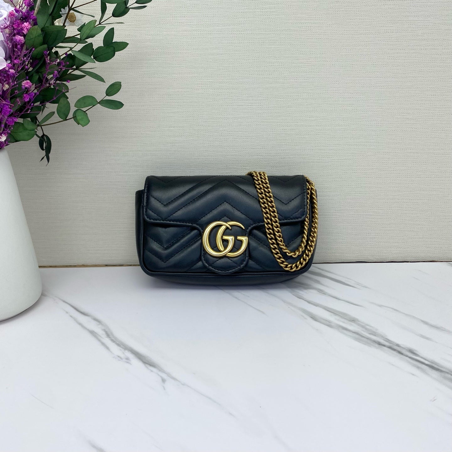 Gucci - GG Marmont Matelassé - Calfskin leather - Black with Gold-Tone Hardware - (mini)