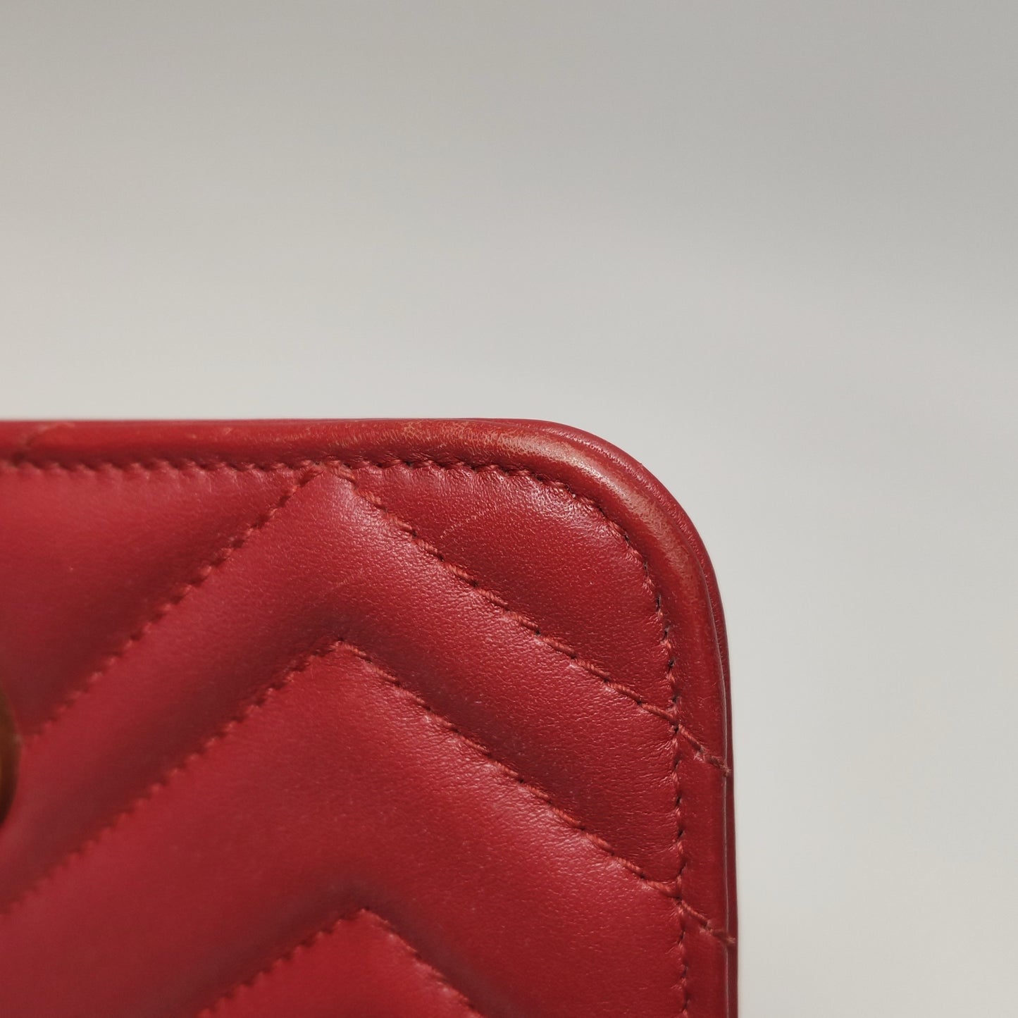 Gucci - GG Marmont Matelassé Heart Wallet on Chain - Matelassé leather - Red with Gold-Tone Hardware - (mini)