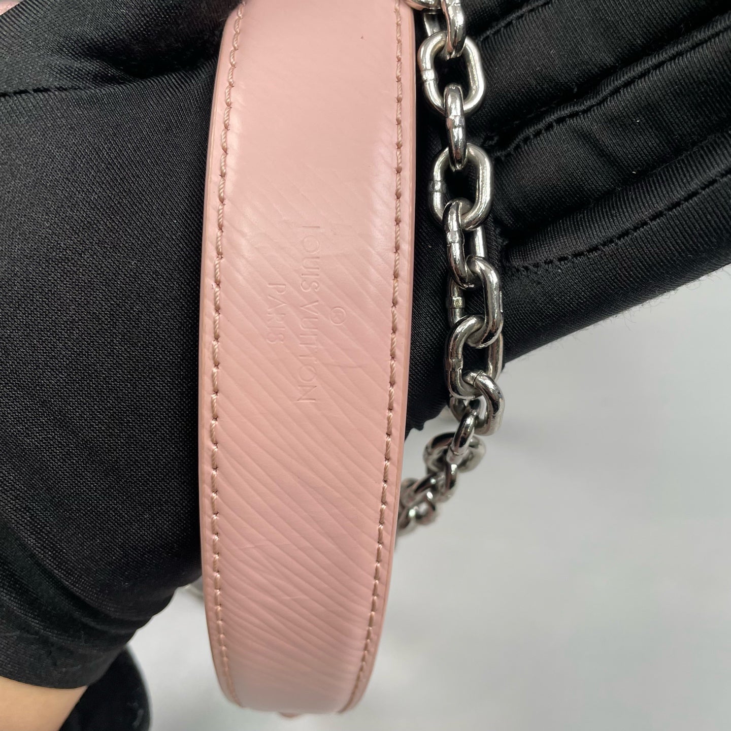 Louis Vuitton - Twist MM Tattoo - Leather - Pink - (Medium)