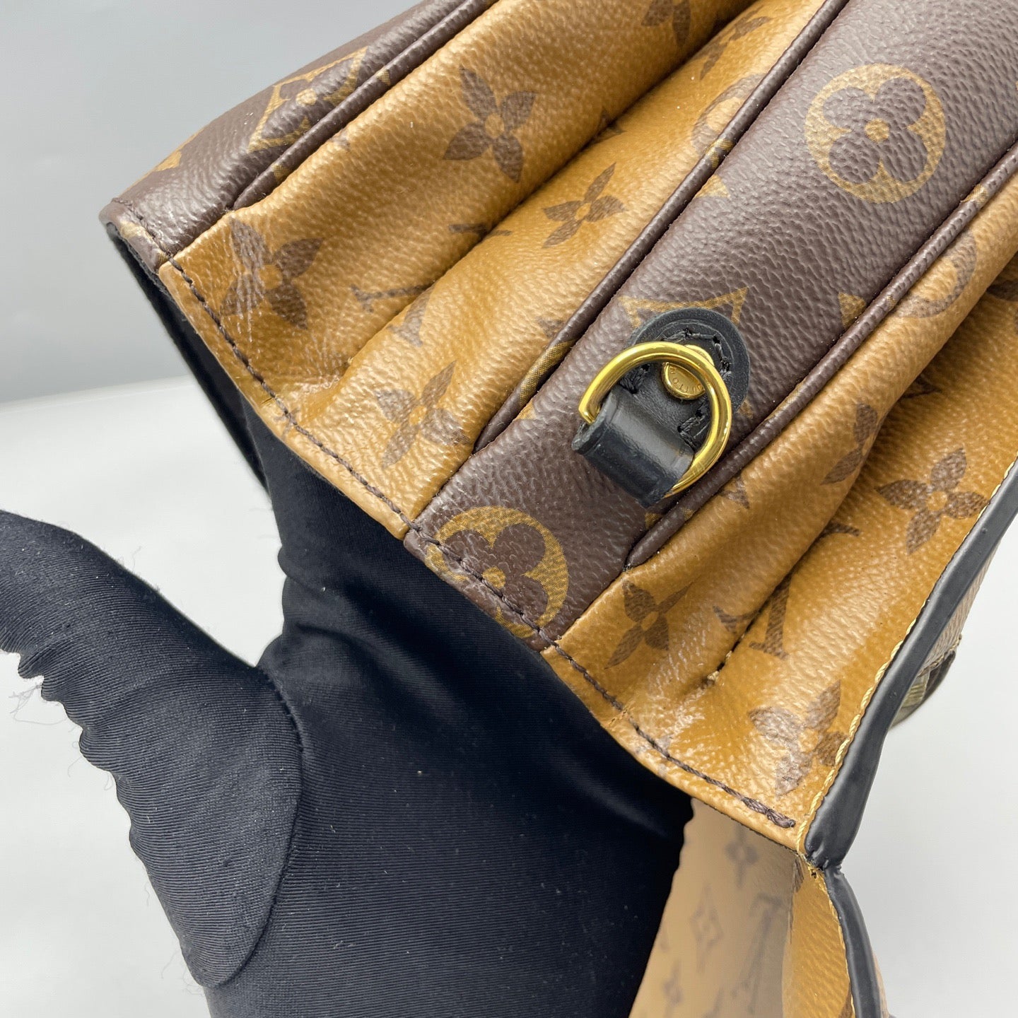 Louis Vuitton - Pochette Metis Monogram Reverse - Monogram coated canvas with leather trim - Brown and Beige - (Medium)